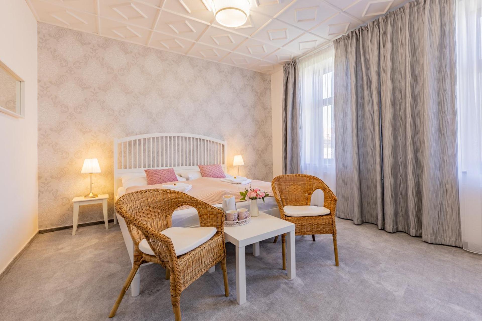 Standard King Room - Photo 1