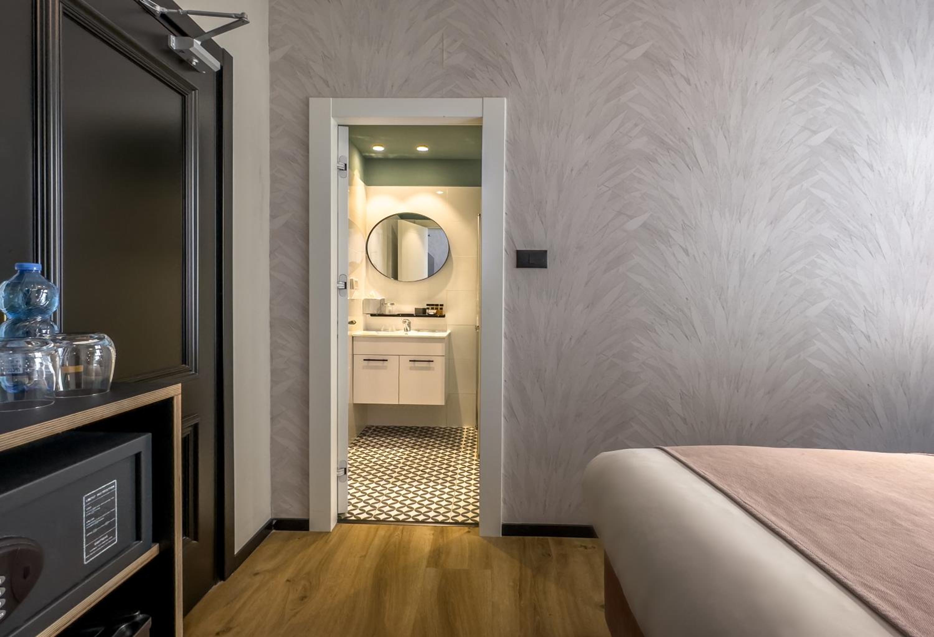 Economy Double Room - Photo 6