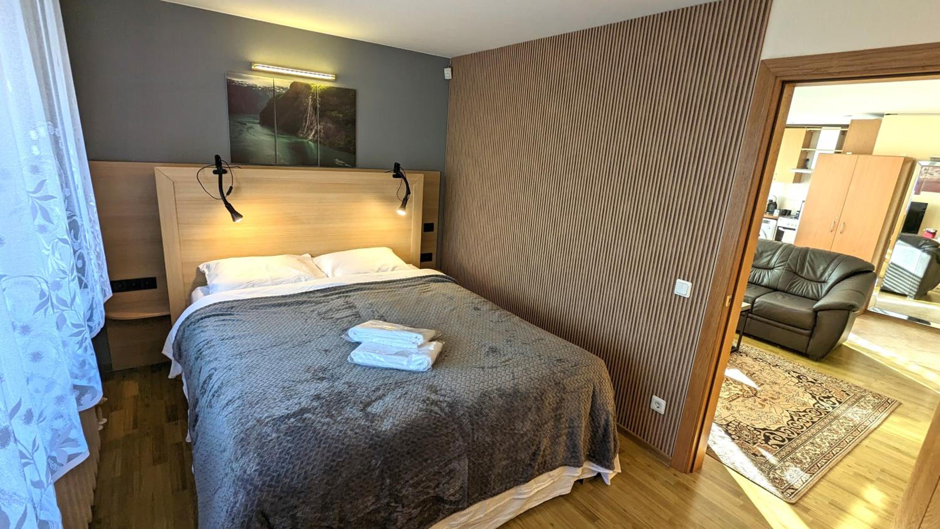 One-Bedroom Apartment photo 1