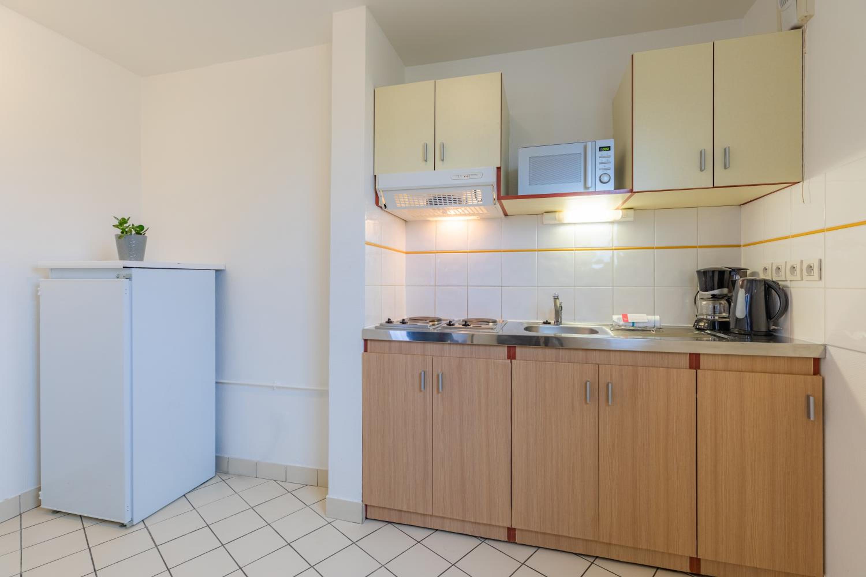 Large Apartment photo 3