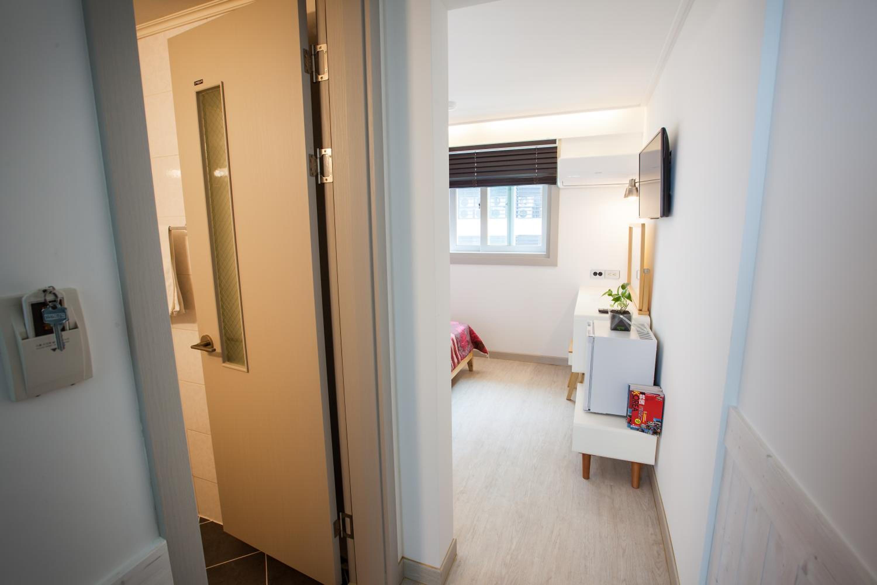 Standard Double Room - Photo 7