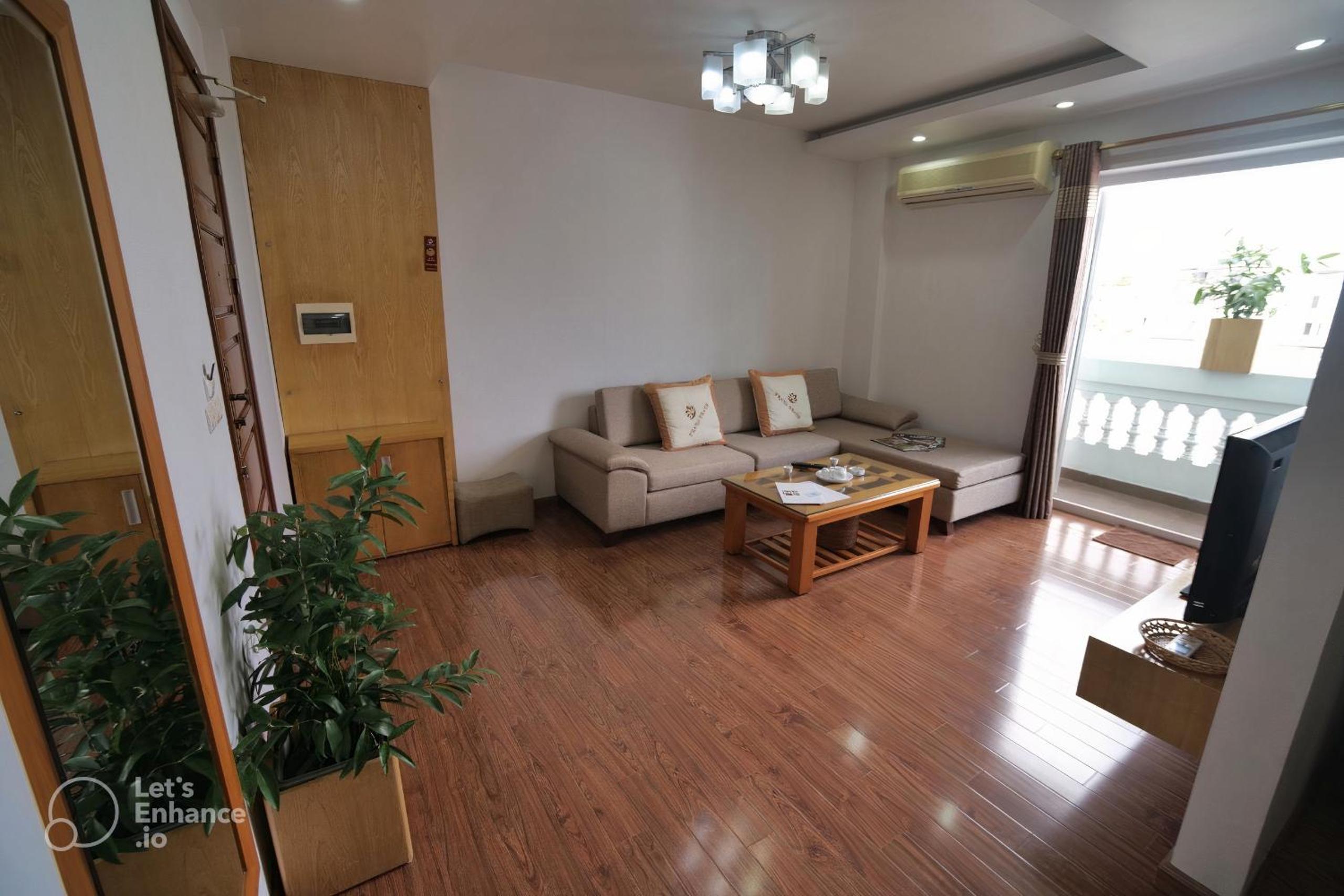 One-Bedroom Apartment photo 1
