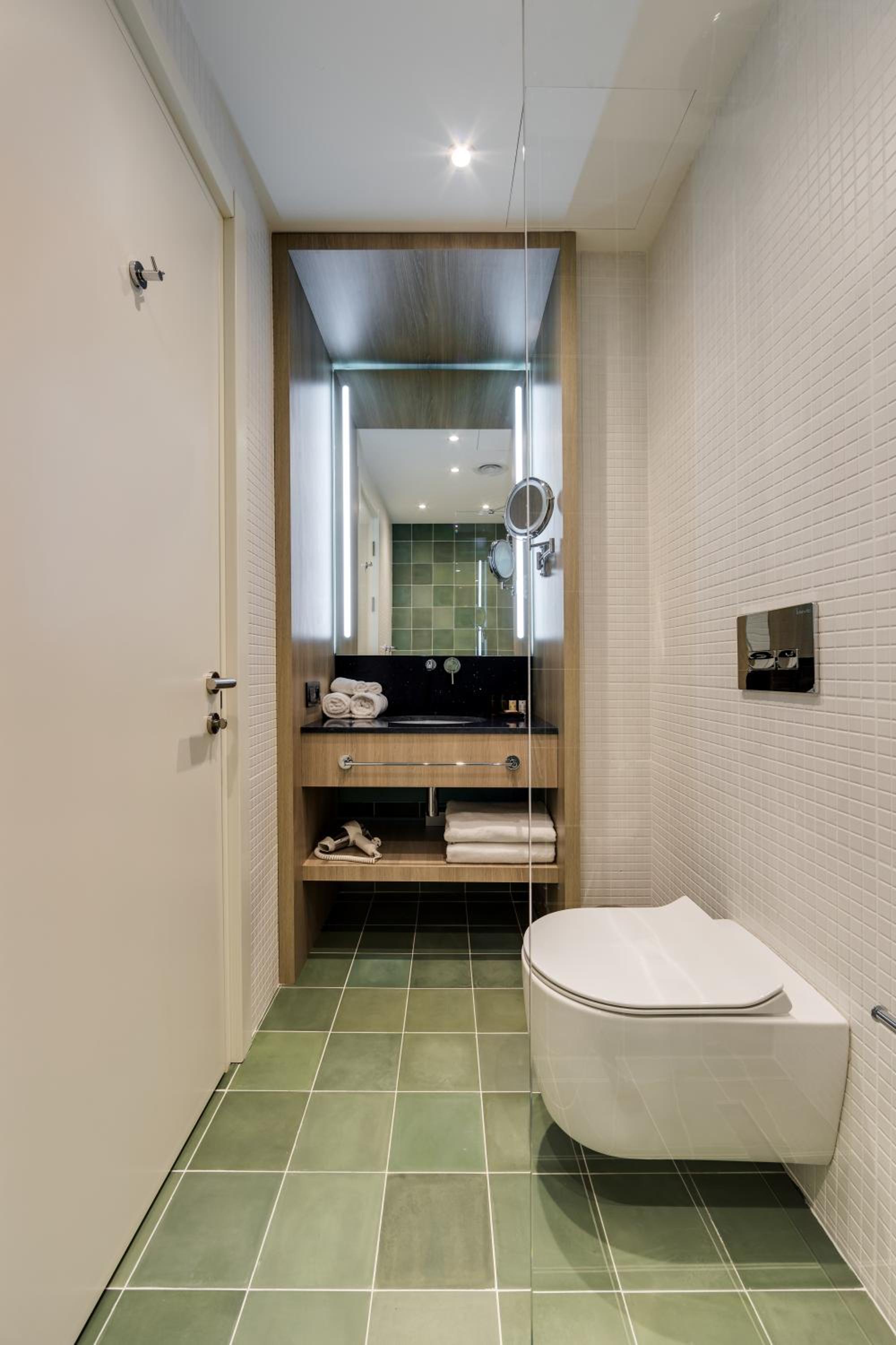 Deluxe King Room - Photo 3