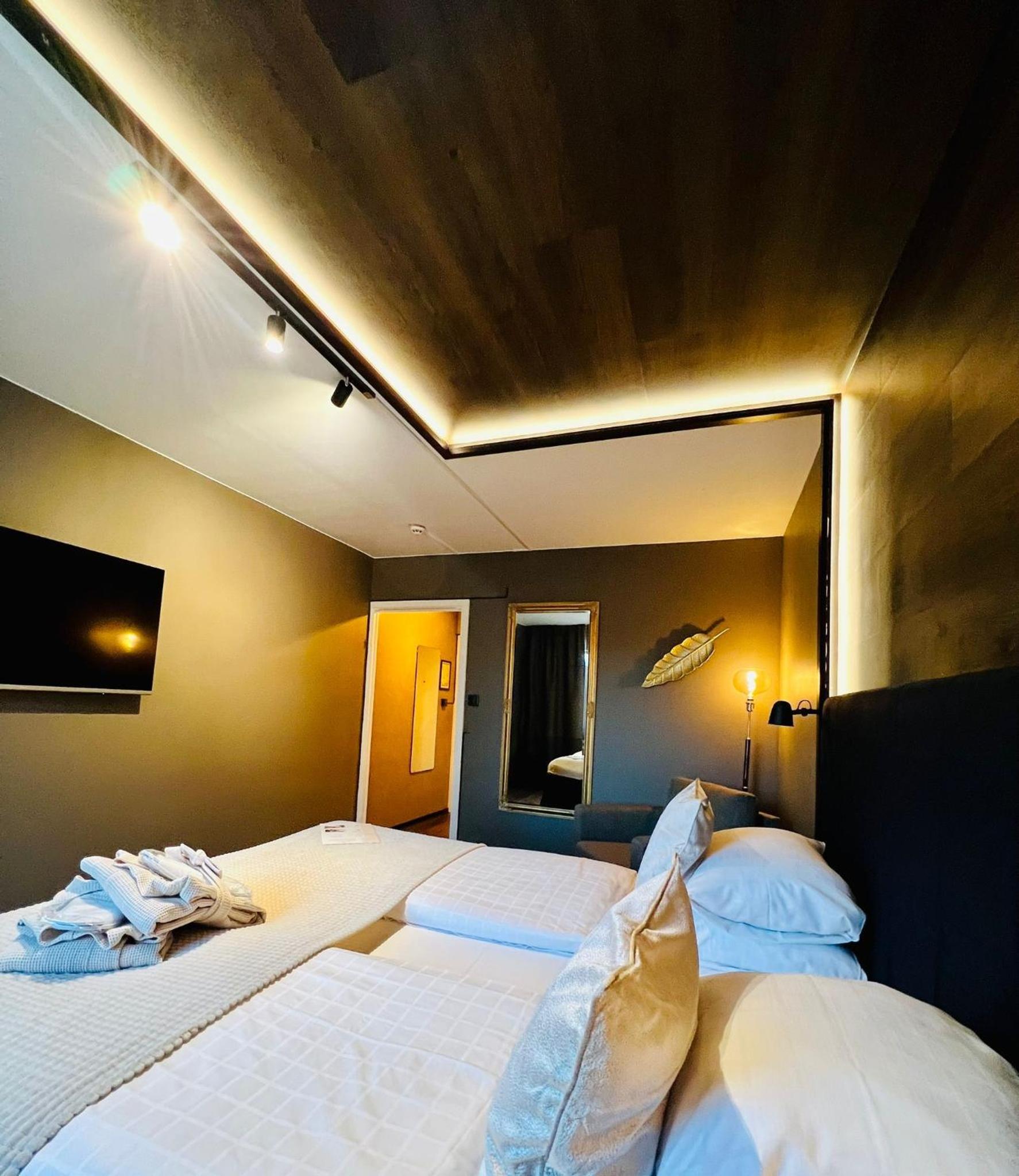 Executive King Room - Photo 7