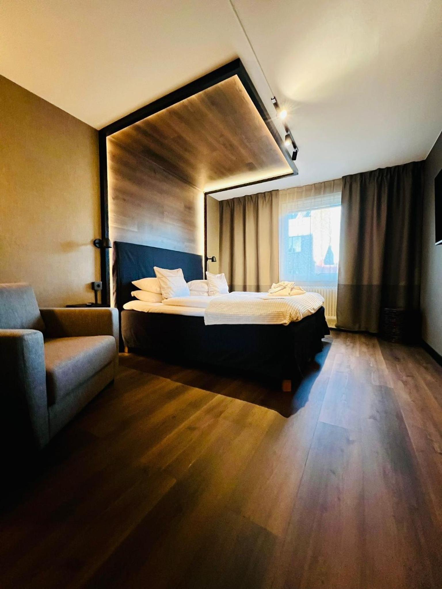 Executive King Room - Photo 8