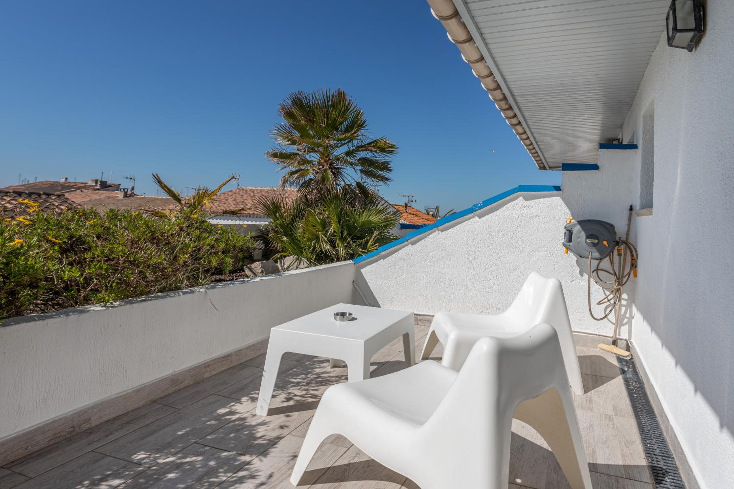 Comfort Double Room with Terrace or Balcony - Partial sea view - Photo 6