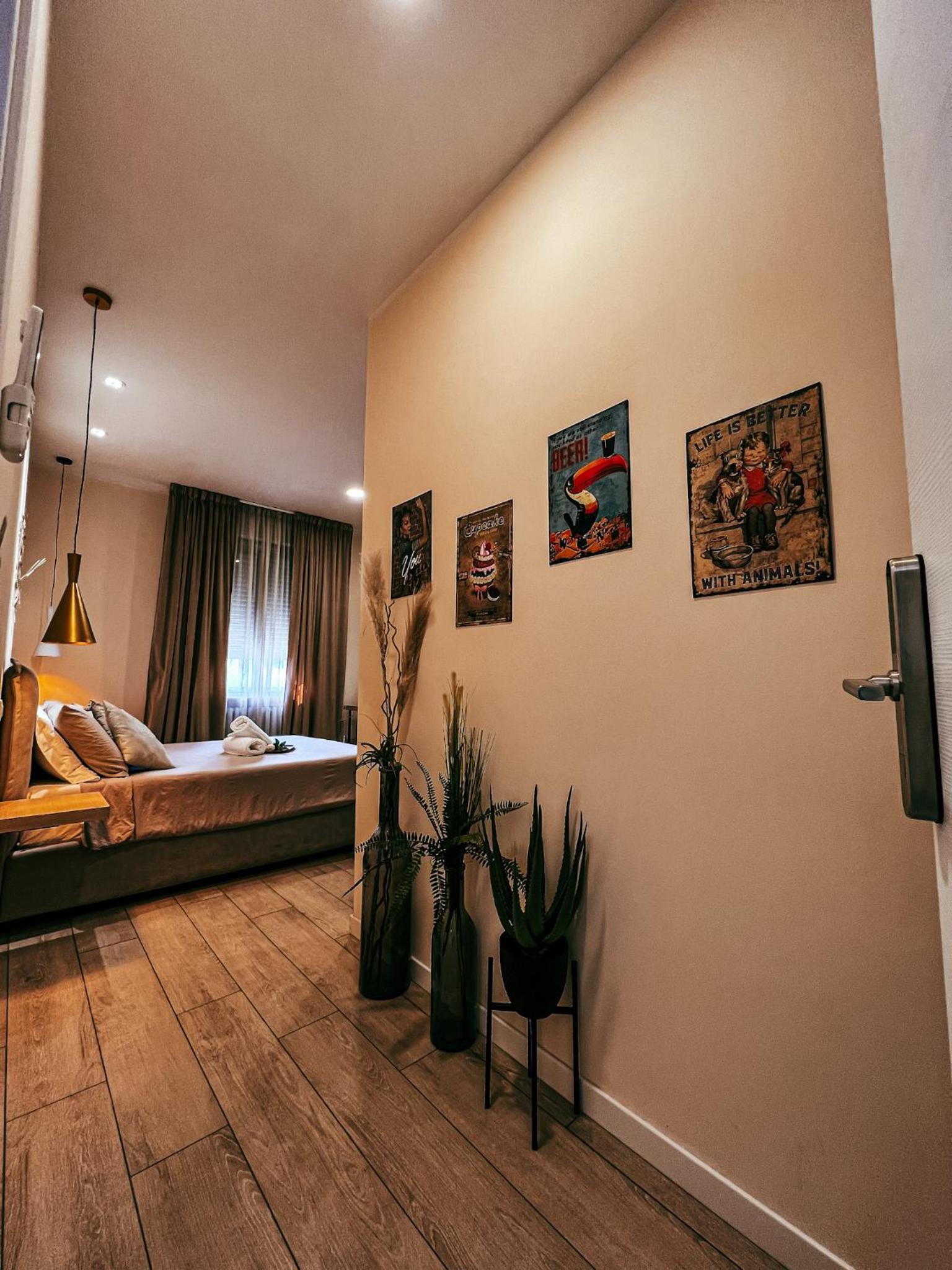 Standard Double Room - Photo 4