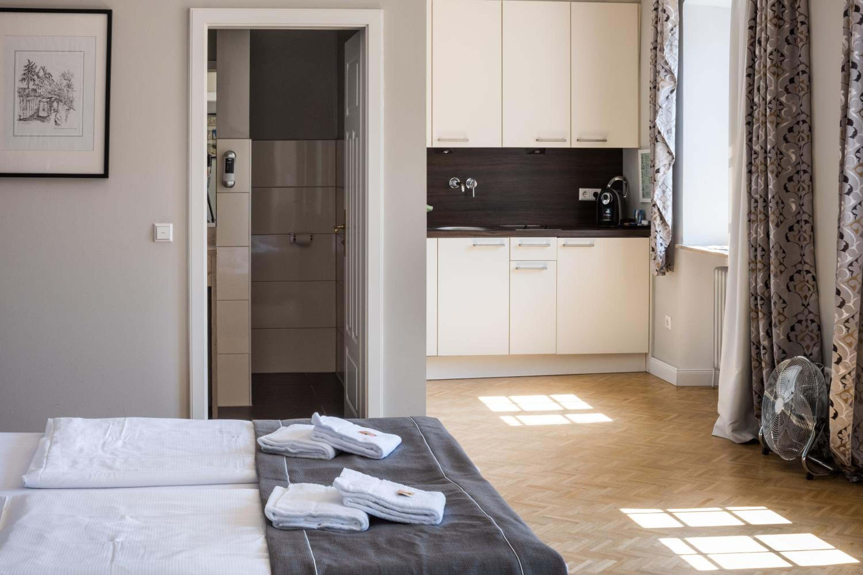 Studio Apartment - Photo 5