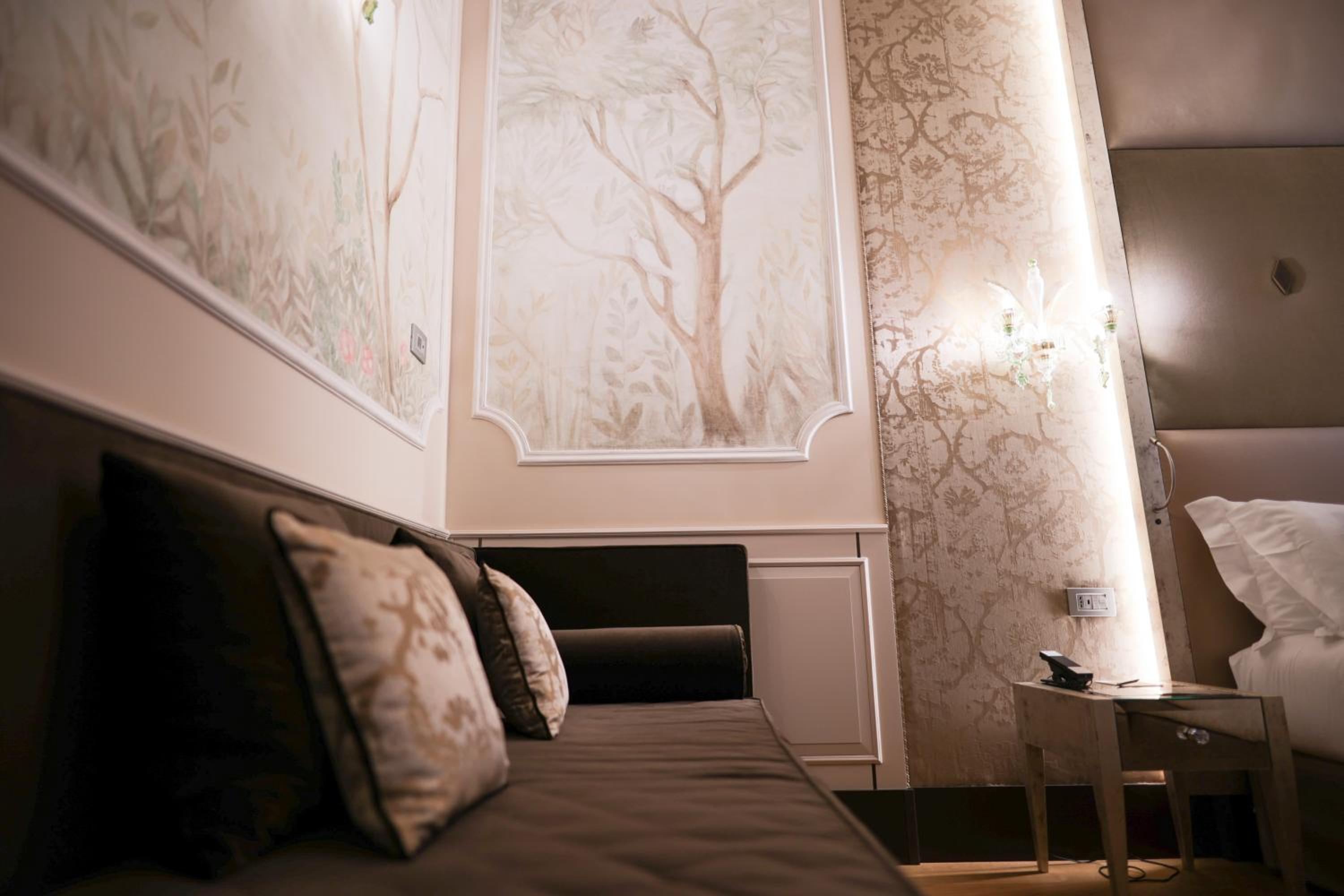 Premium Junior Suite photo 2