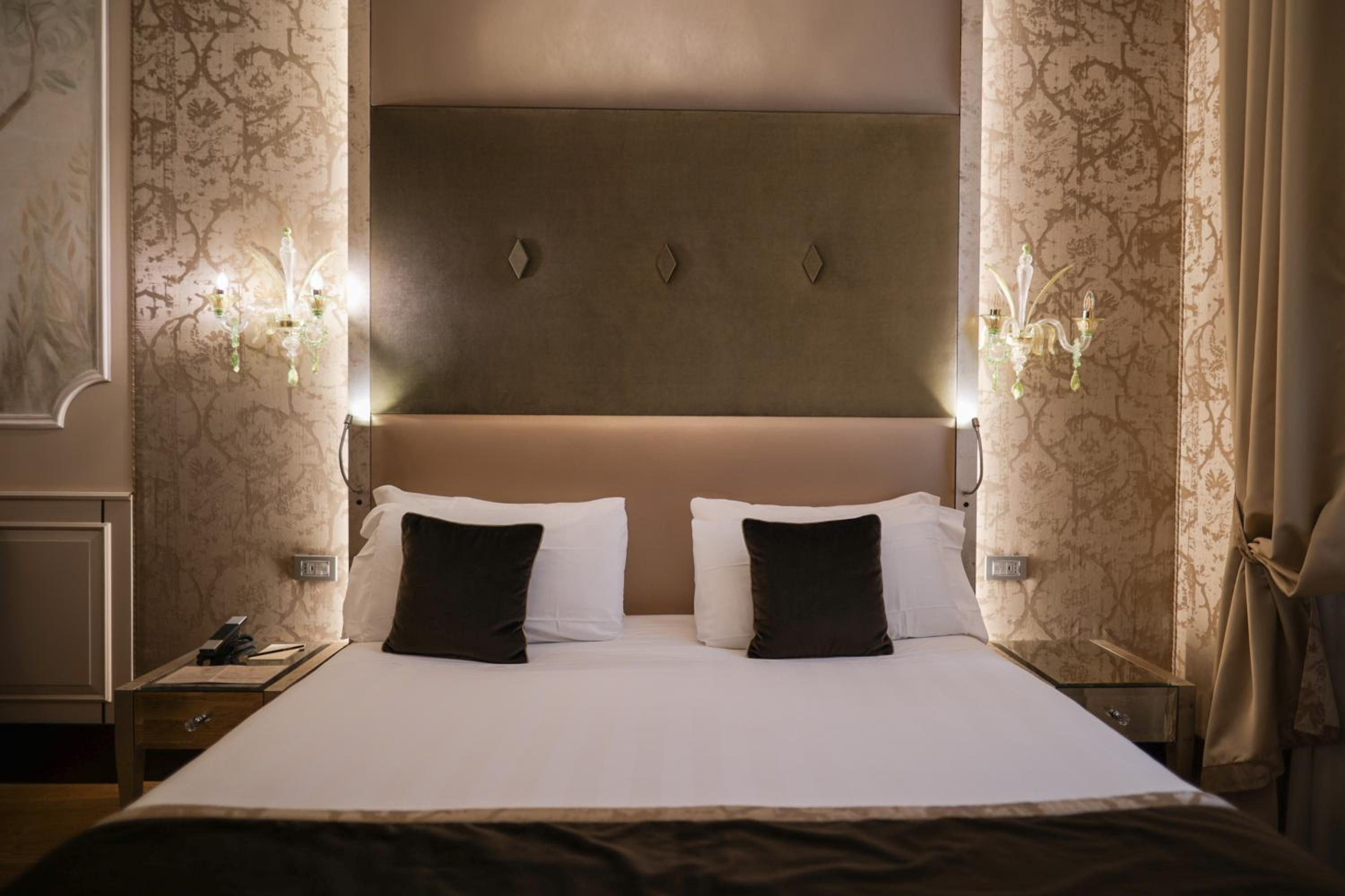 Premium Junior Suite photo 3