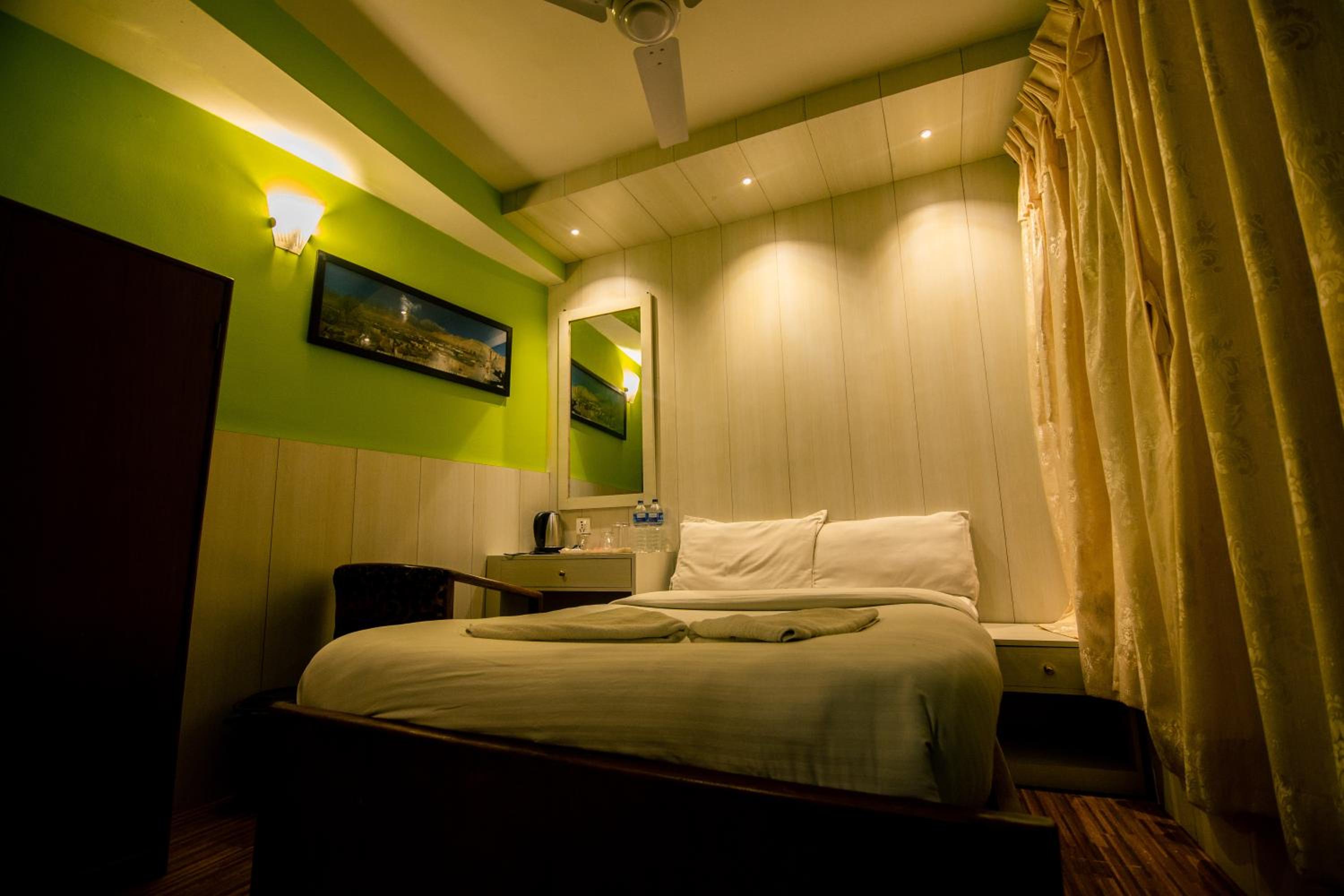 Budget Double Room photo 2