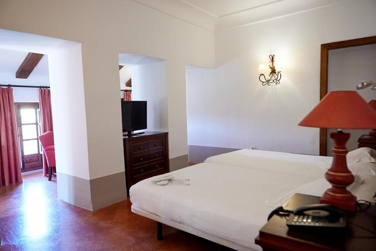 Double or Twin Room photo 3