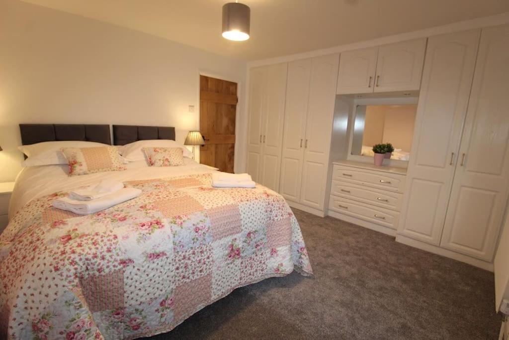 Two-Bedroom House photo 2
