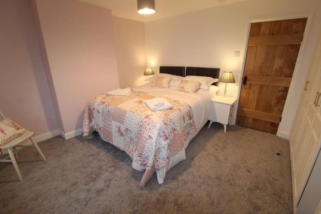 Two-Bedroom House photo 3