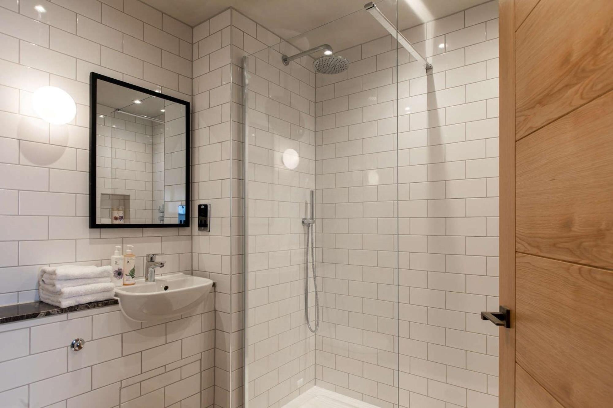 Twin Room - Photo 2