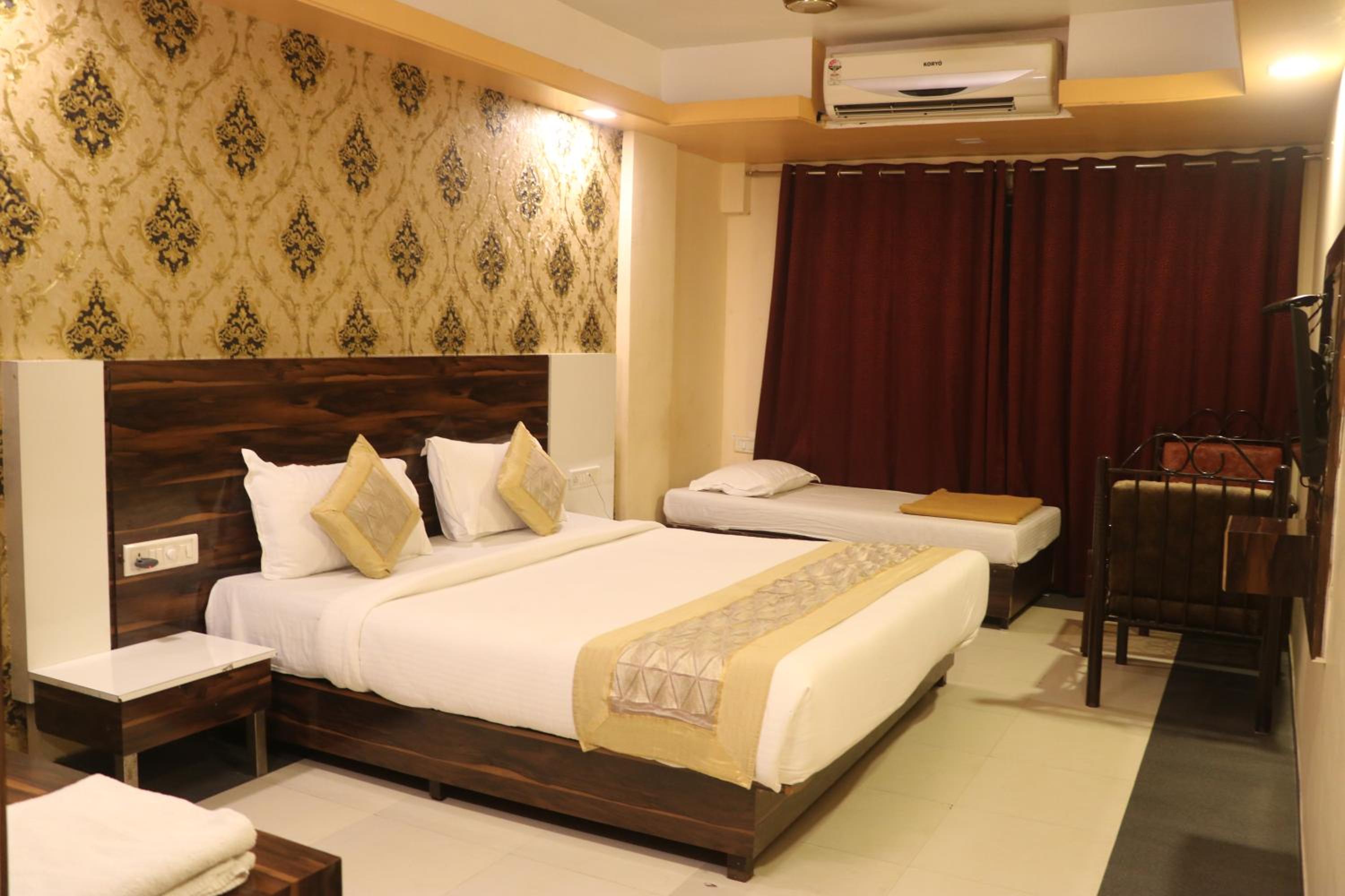 Super Deluxe AC Room - Photo 4
