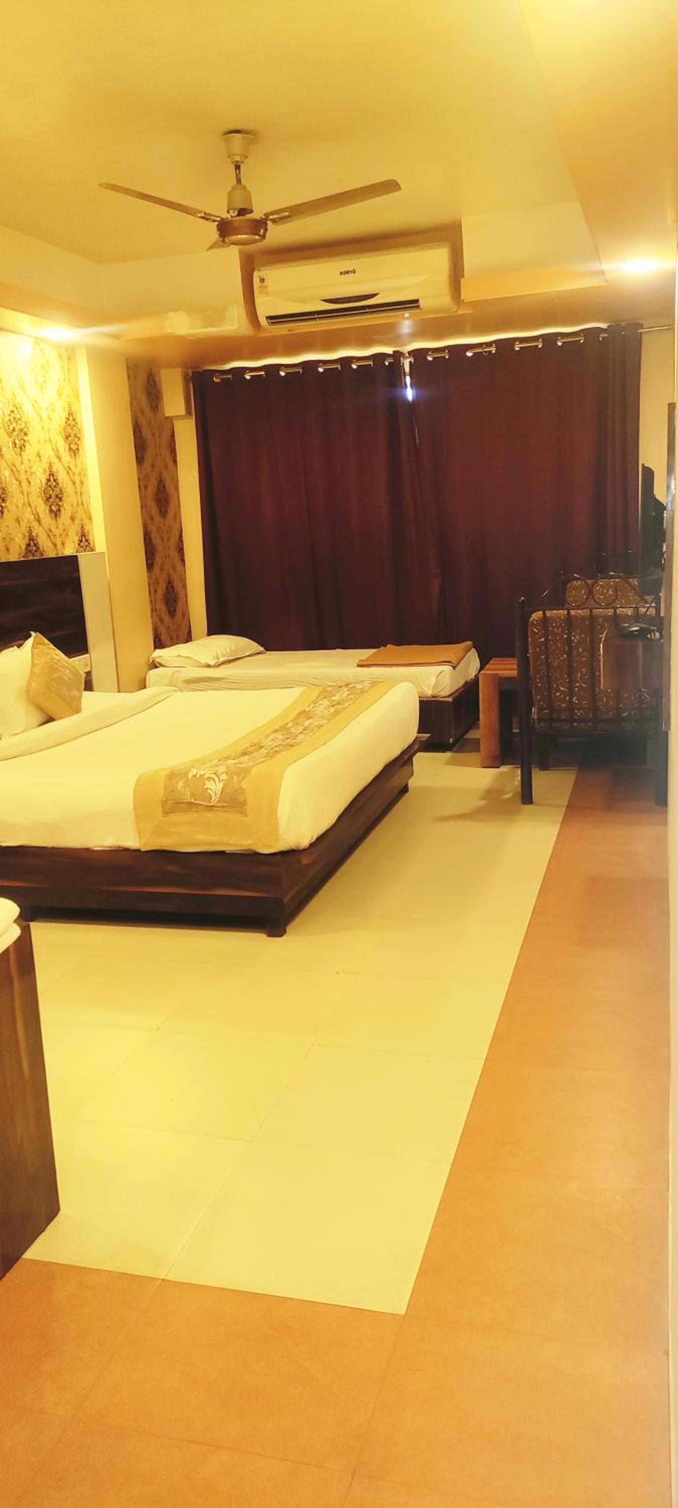 Super Deluxe AC Room - Photo 2