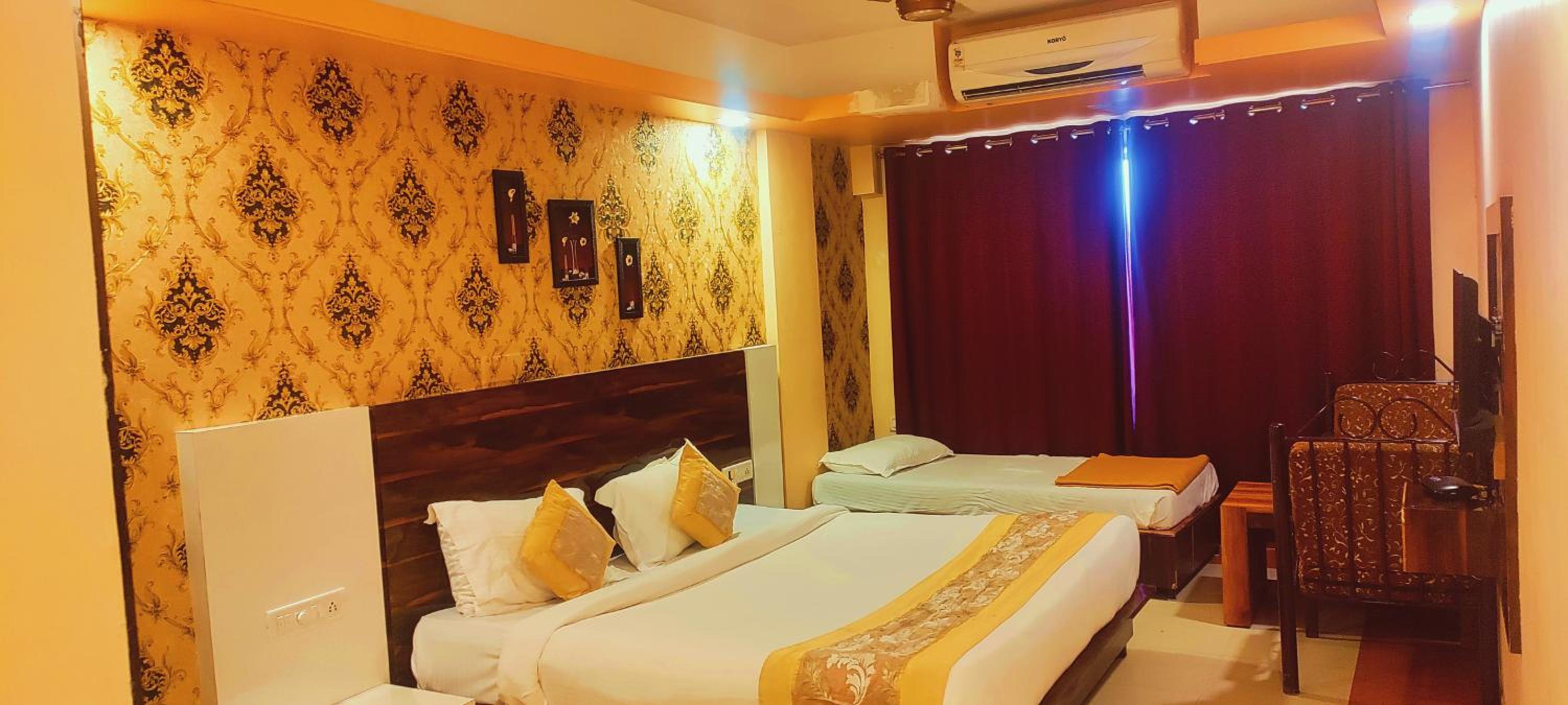 Super Deluxe AC Room - Photo 3