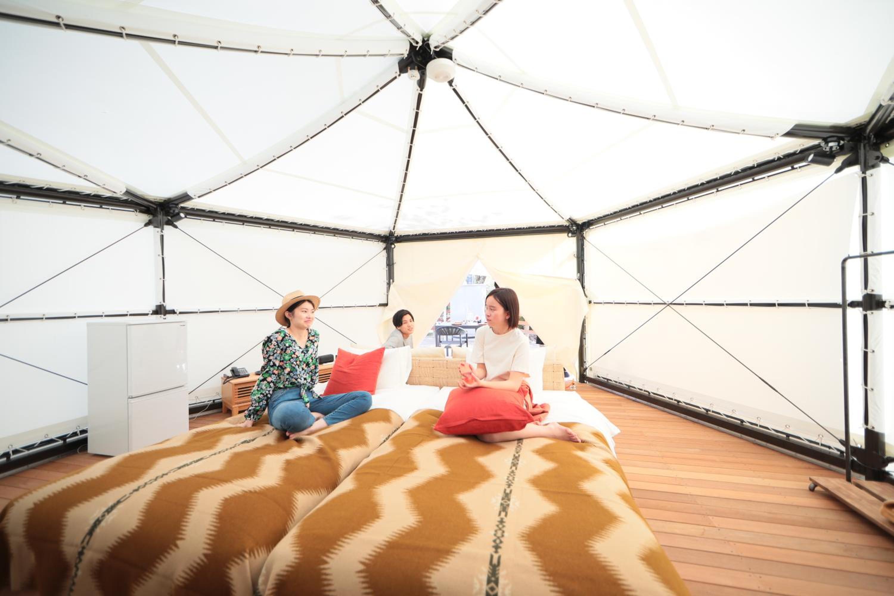 Tent with Shower and Toilet - Photo 2
