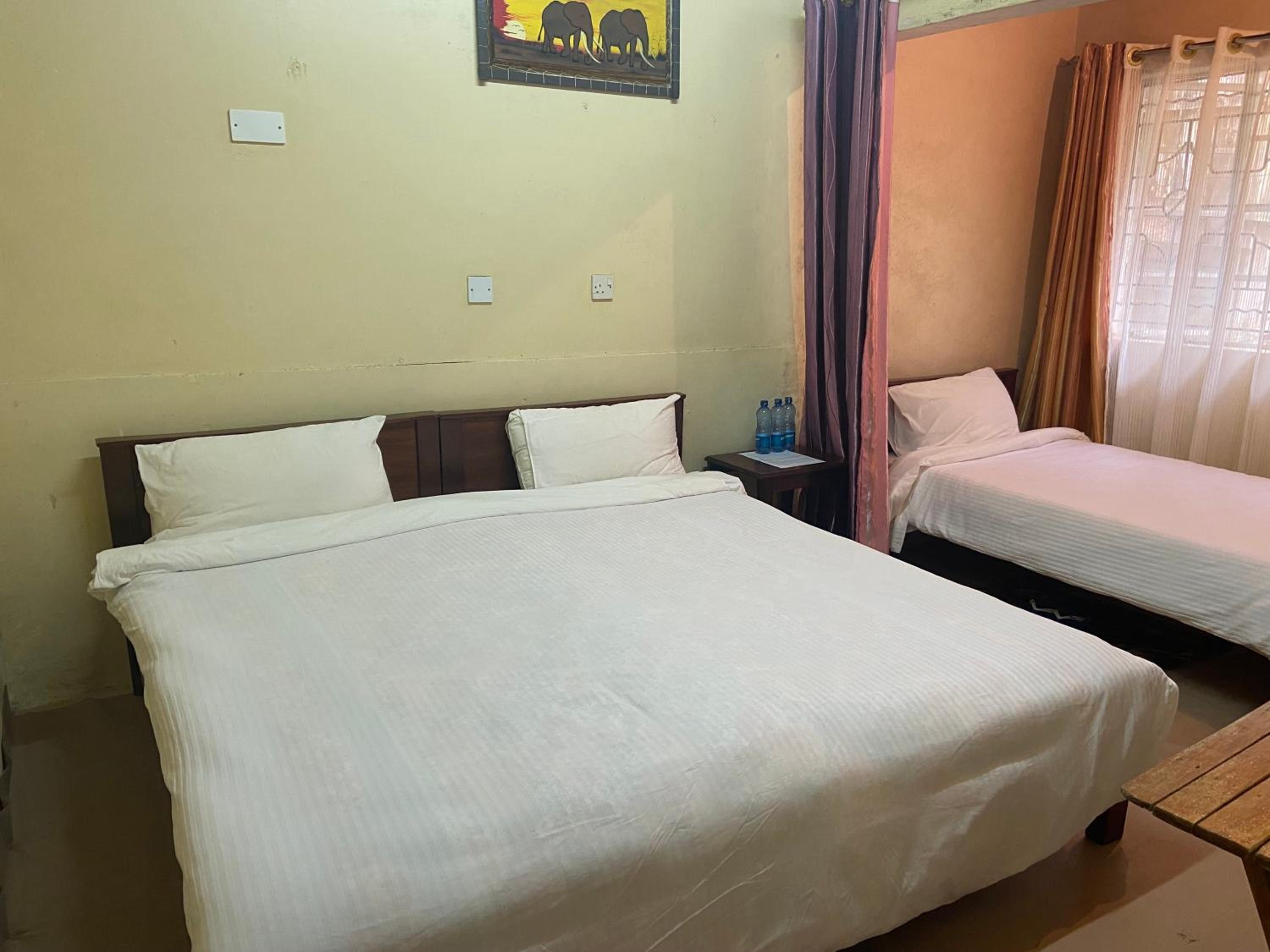 Triple Room with Private Bathroom photo 1