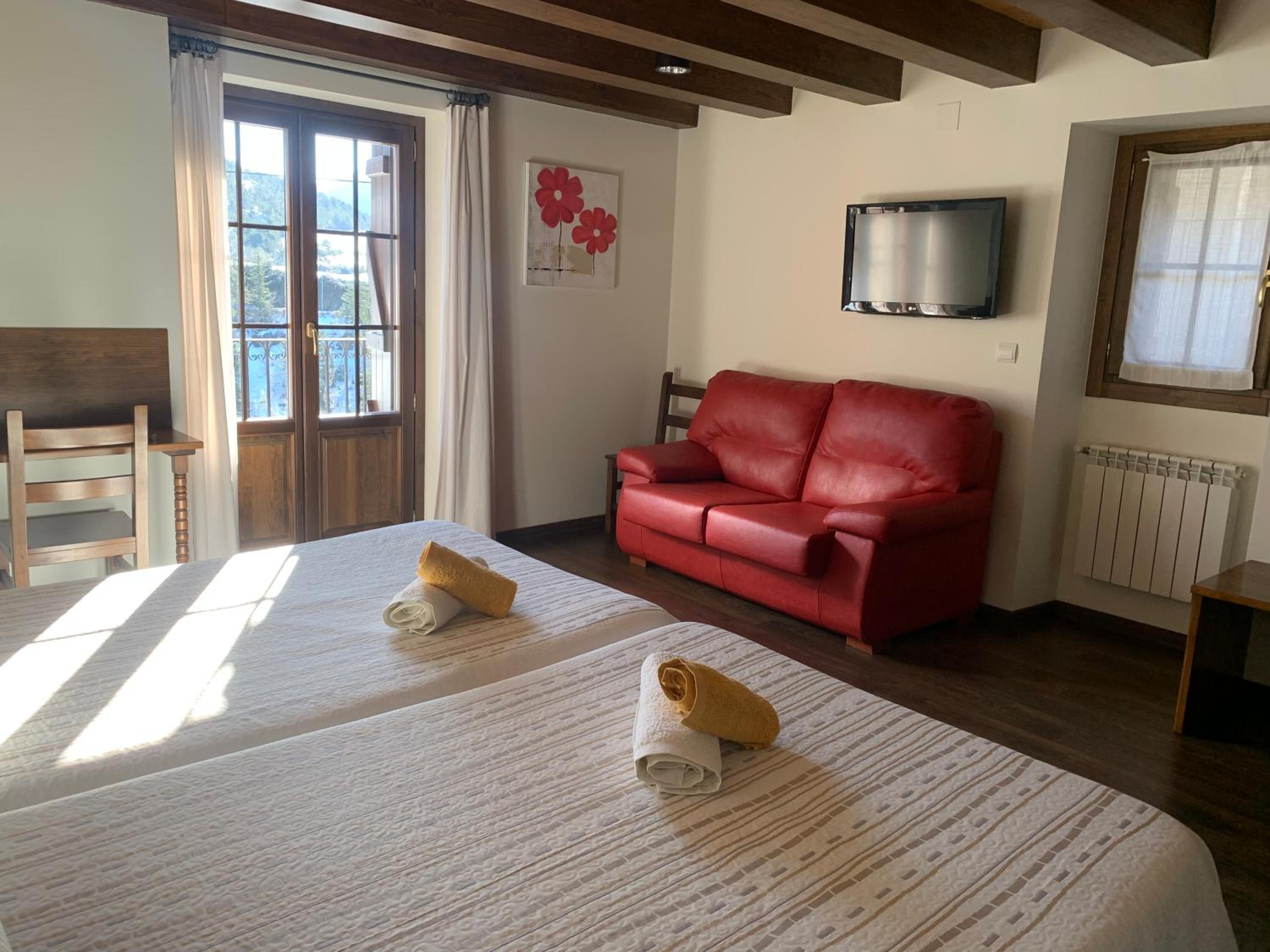 Large Twin Room photo 3