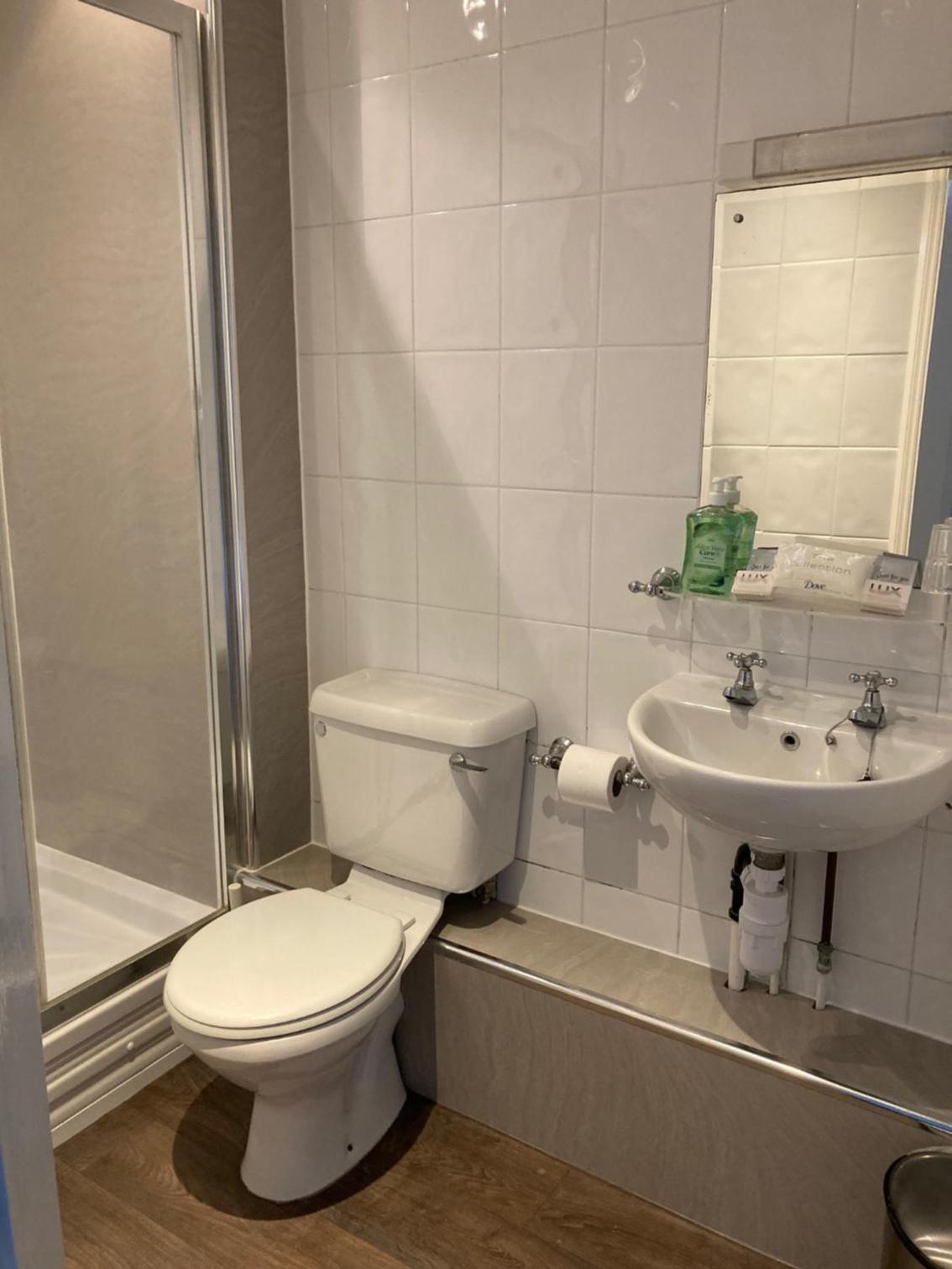 Double or Twin Room with Private External Bathroom photo 3
