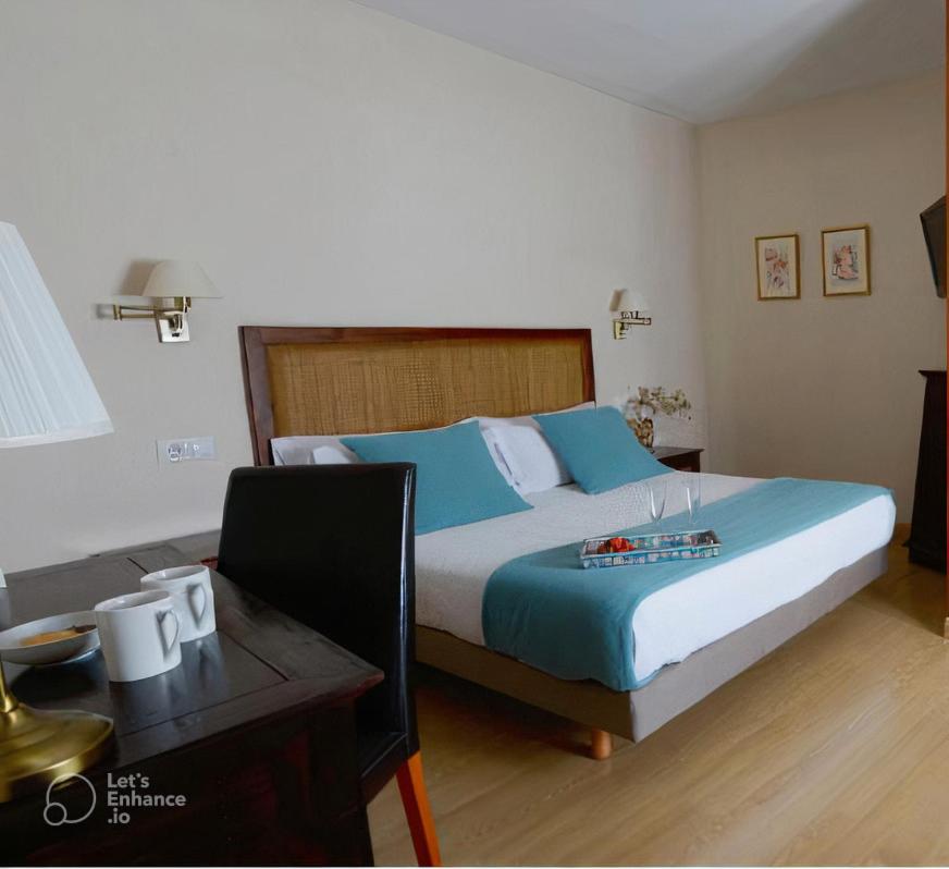 Habitación Estándar con Cama Queen