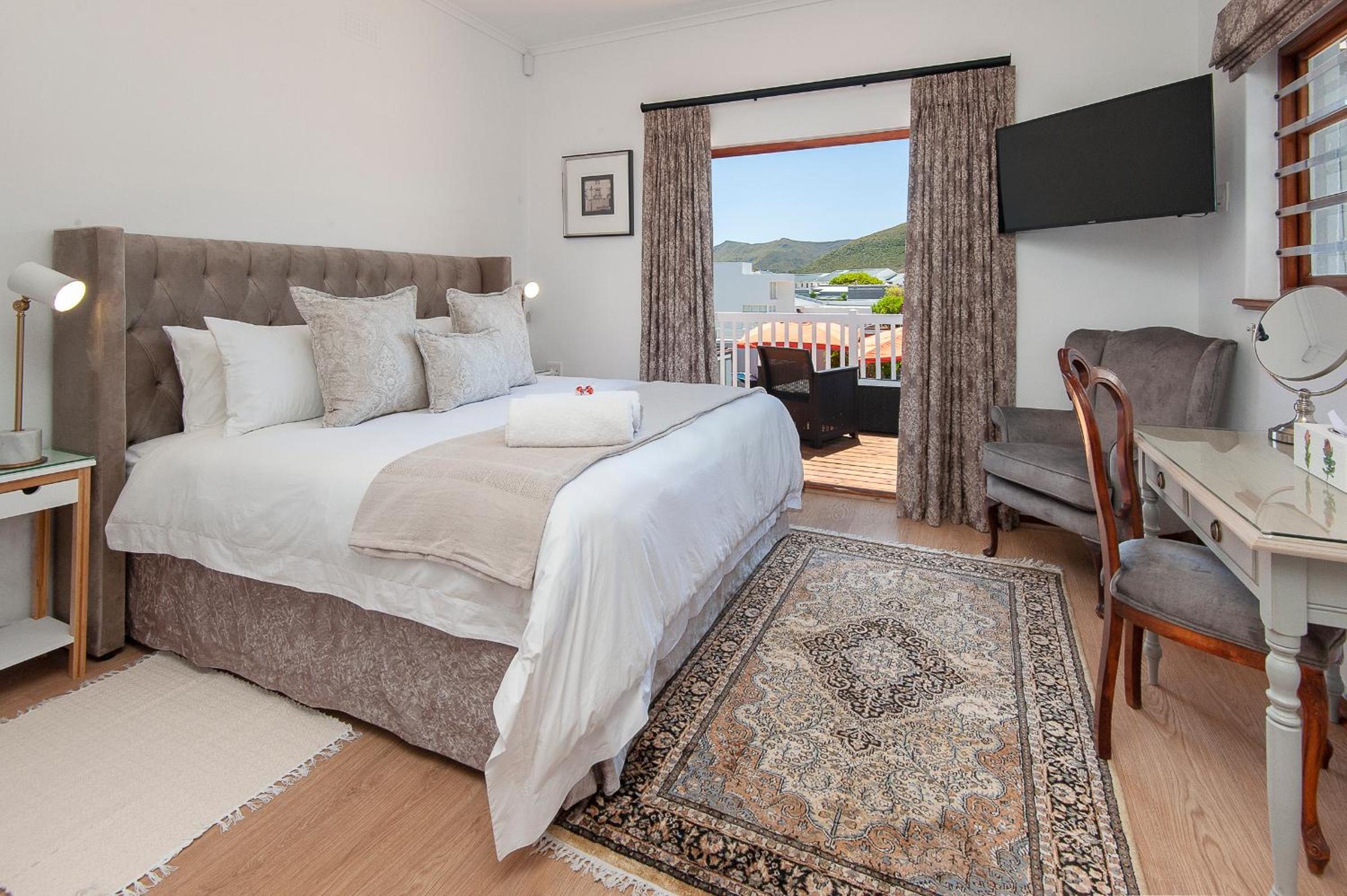 King Room with Balcony photo 1