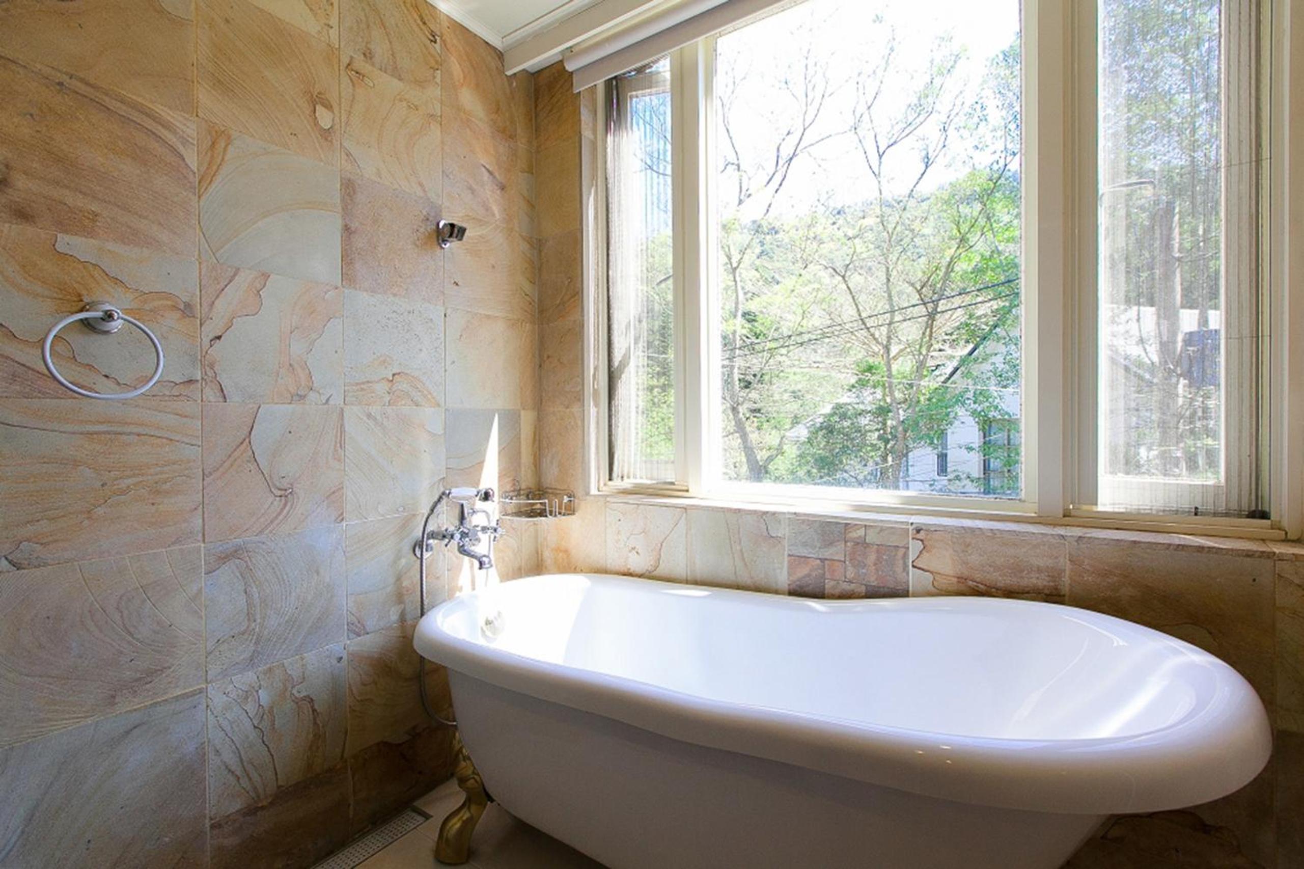 Quadruple Room with Private Bathroom photo 3