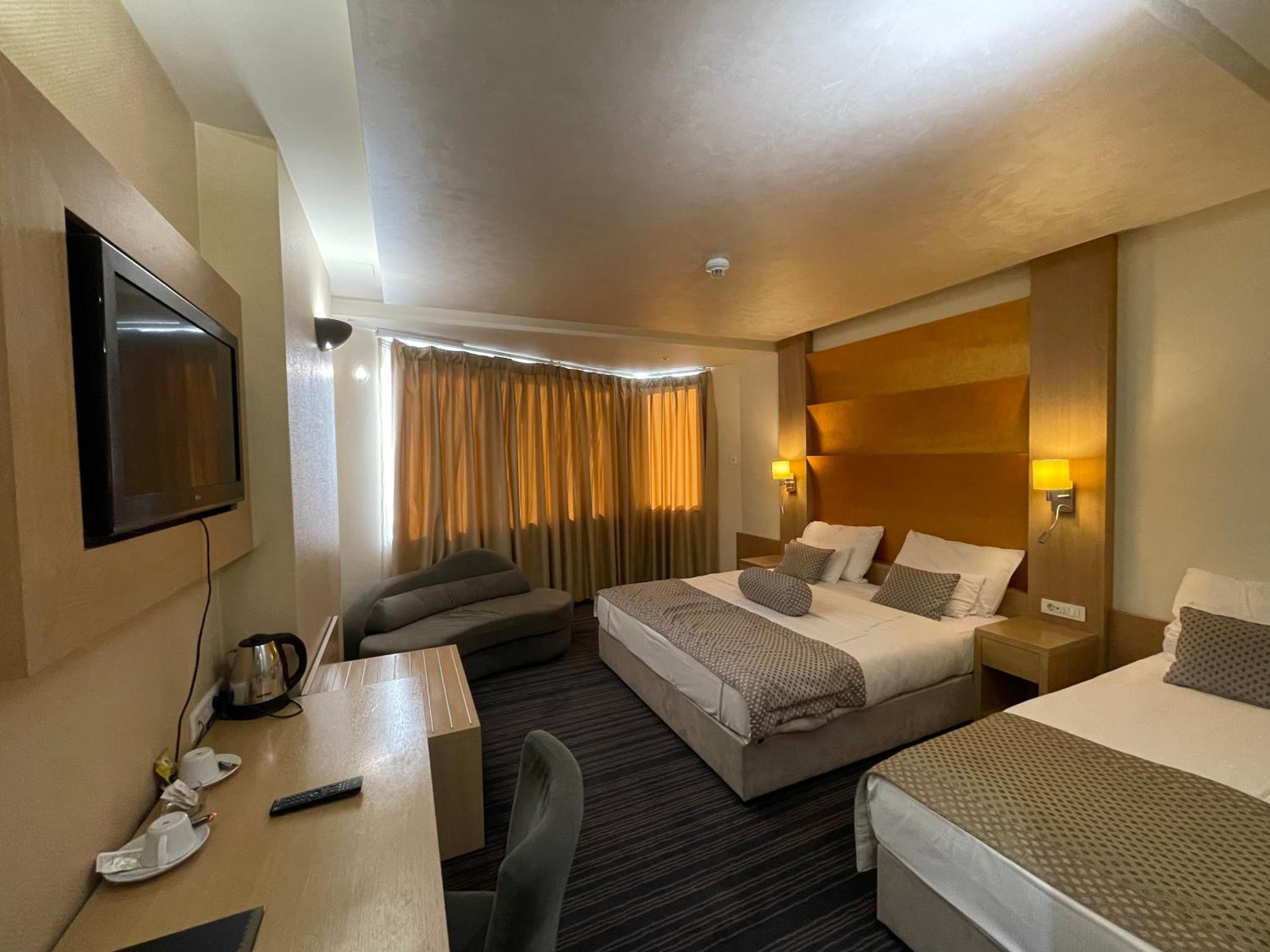 Deluxe Triple Room