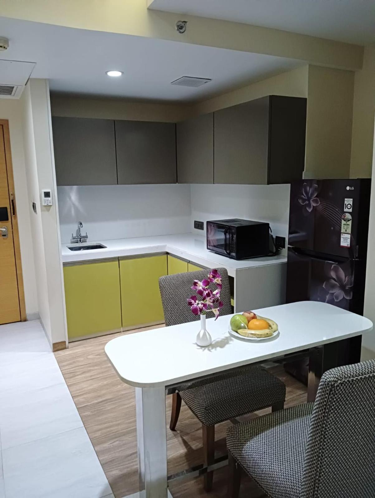Suite with City View - 10% off on F&B,10% off on Laundry photo 3