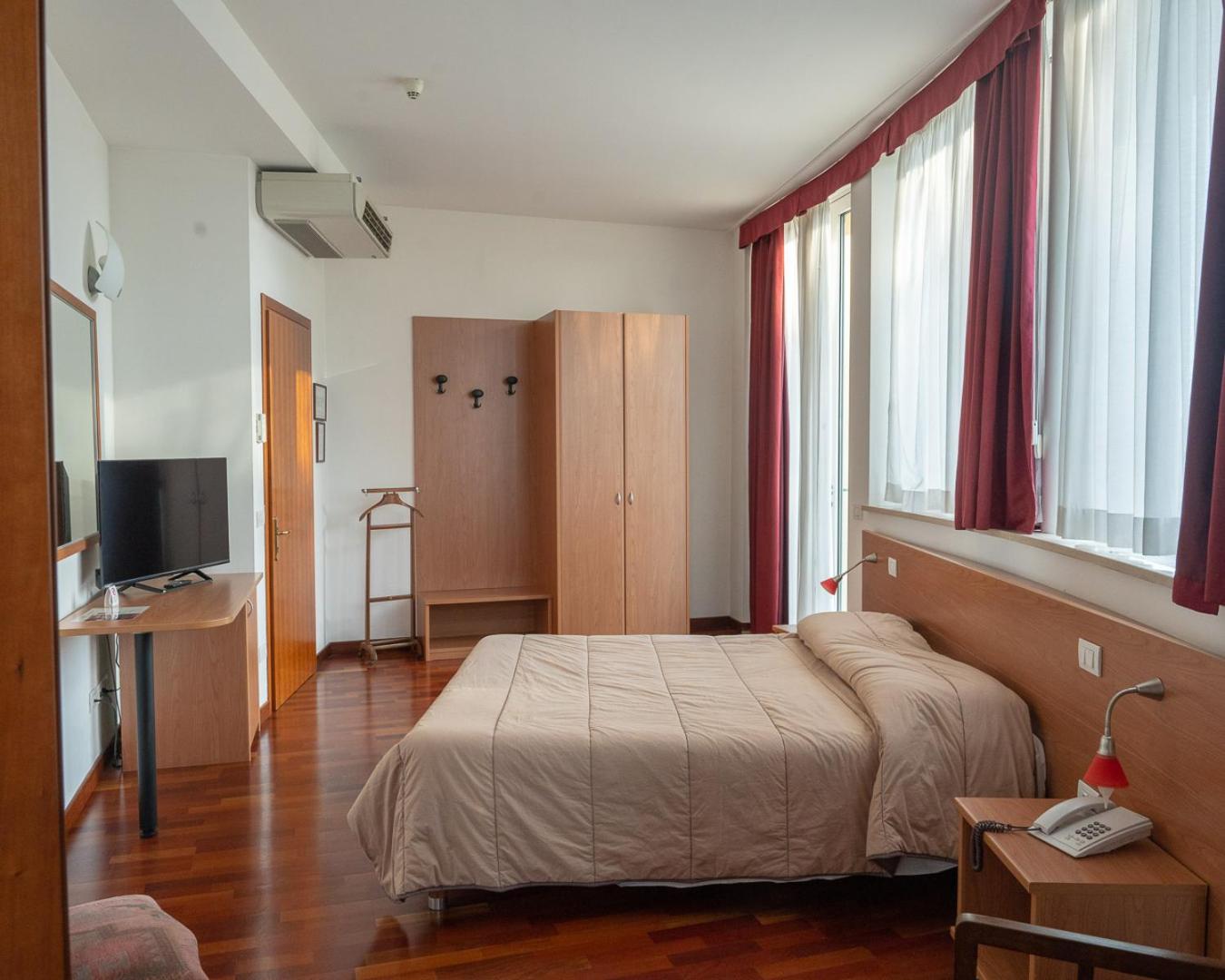 Superior Double Room - Photo 2