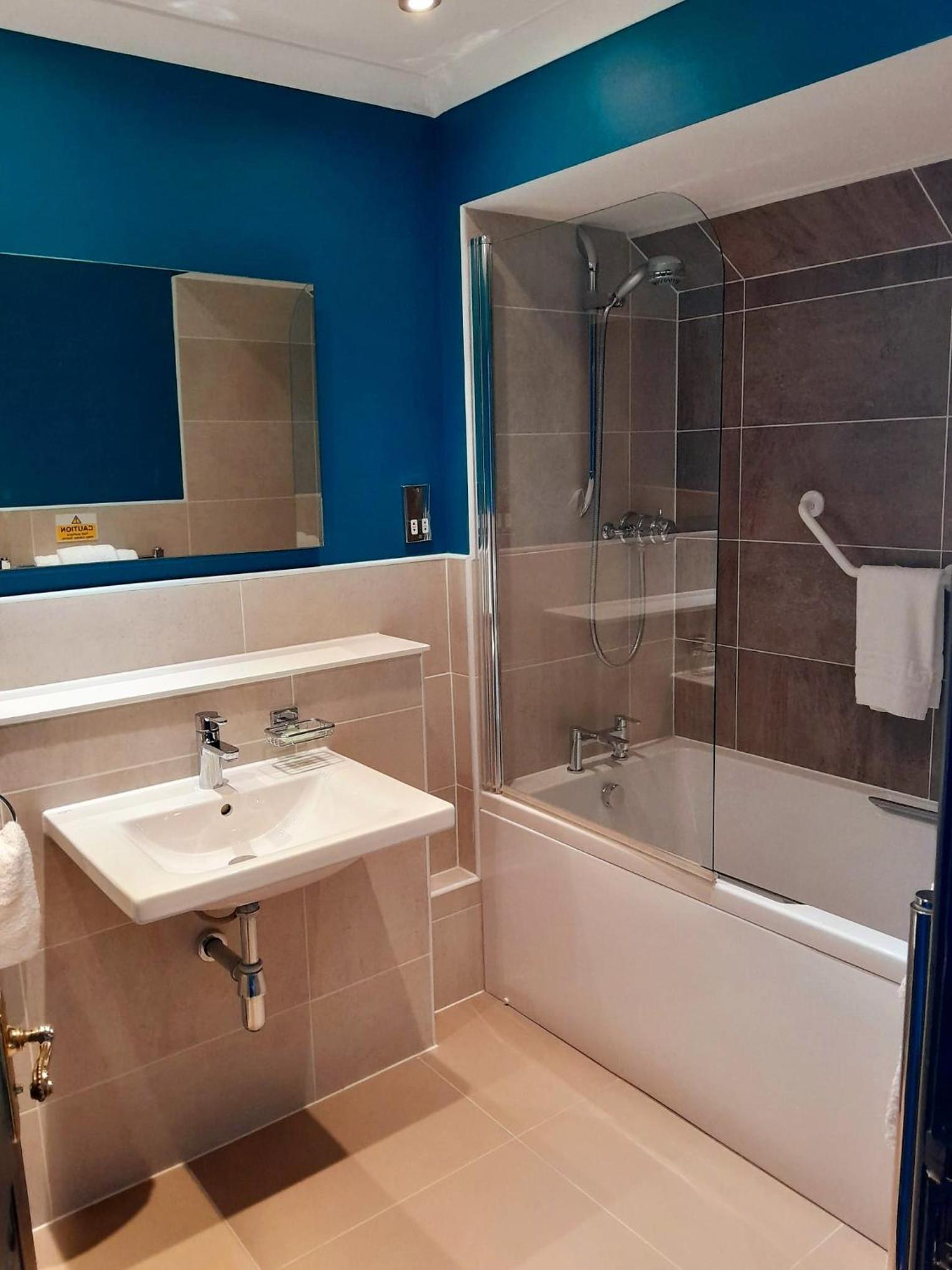 Premium Garden Apartment - One Bedroom photo 2