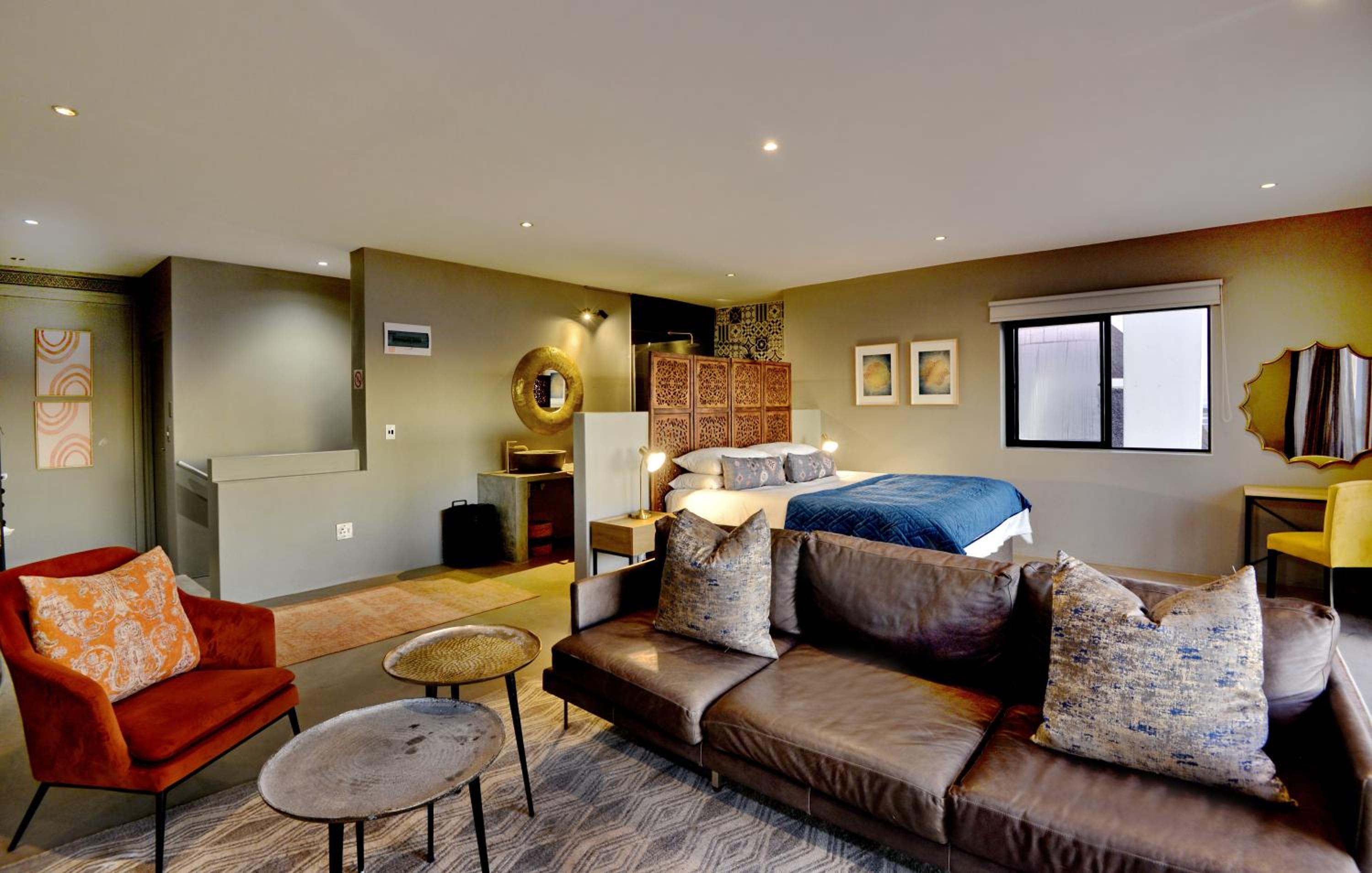 Suite - Photo 7