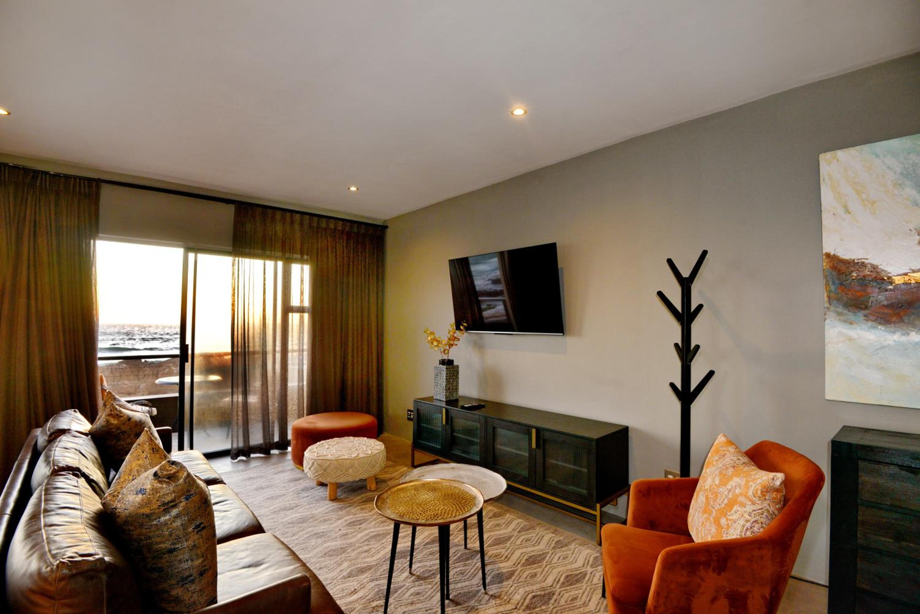Suite - Photo 3