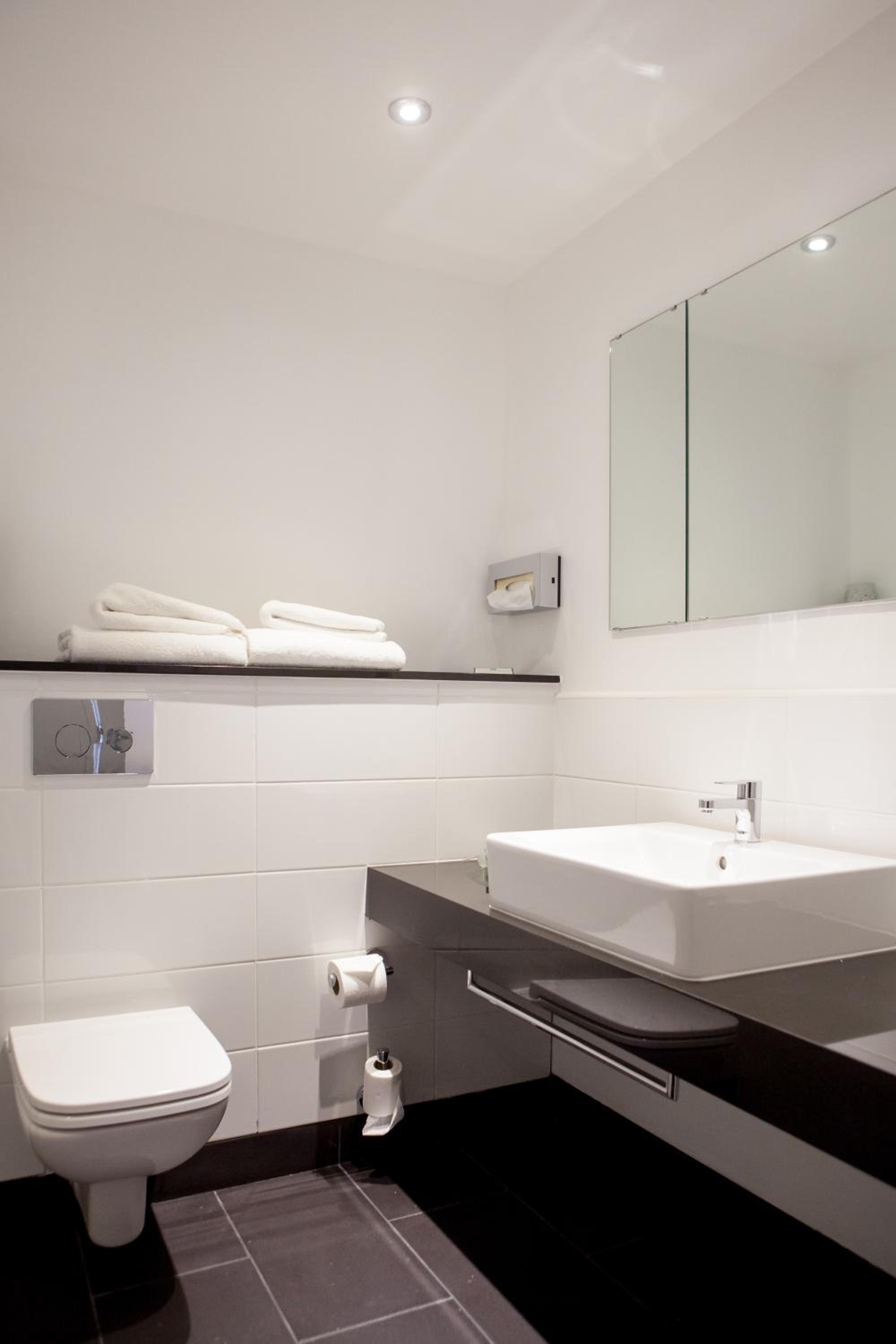 Executive Twin Room - Photo 3