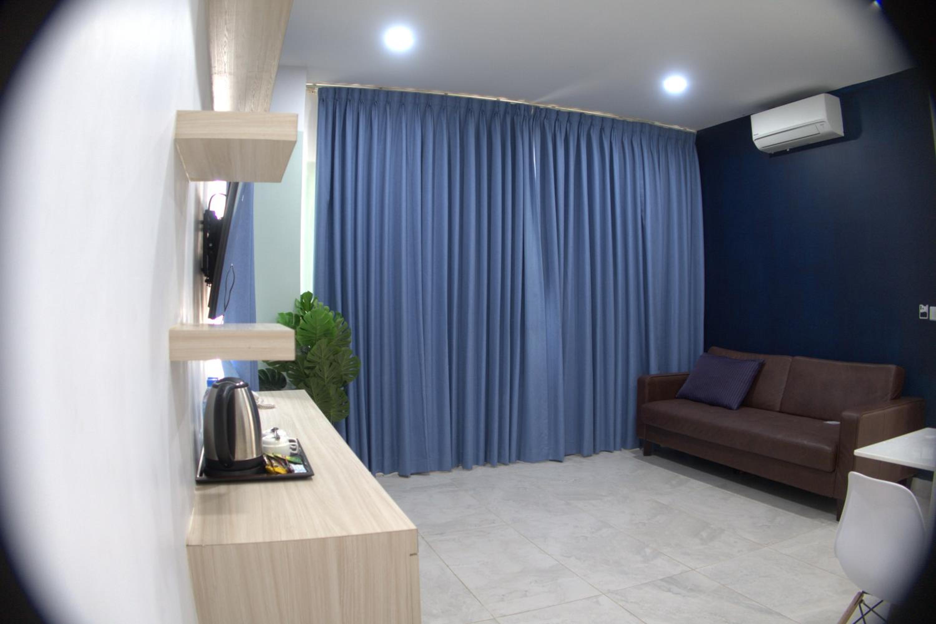 Apartment with Balcony - Photo 13
