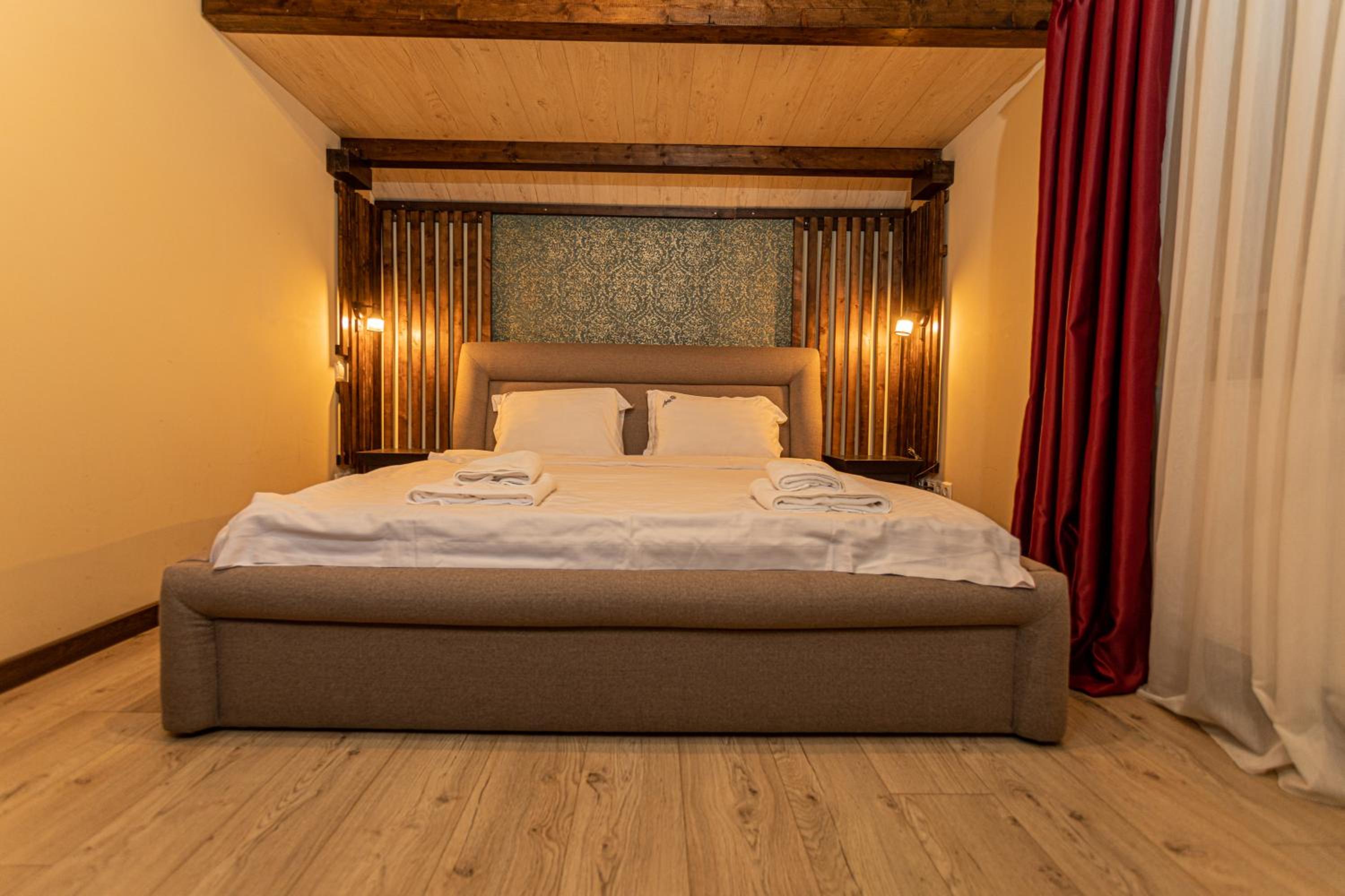 King Room with Spa Bath photo 3