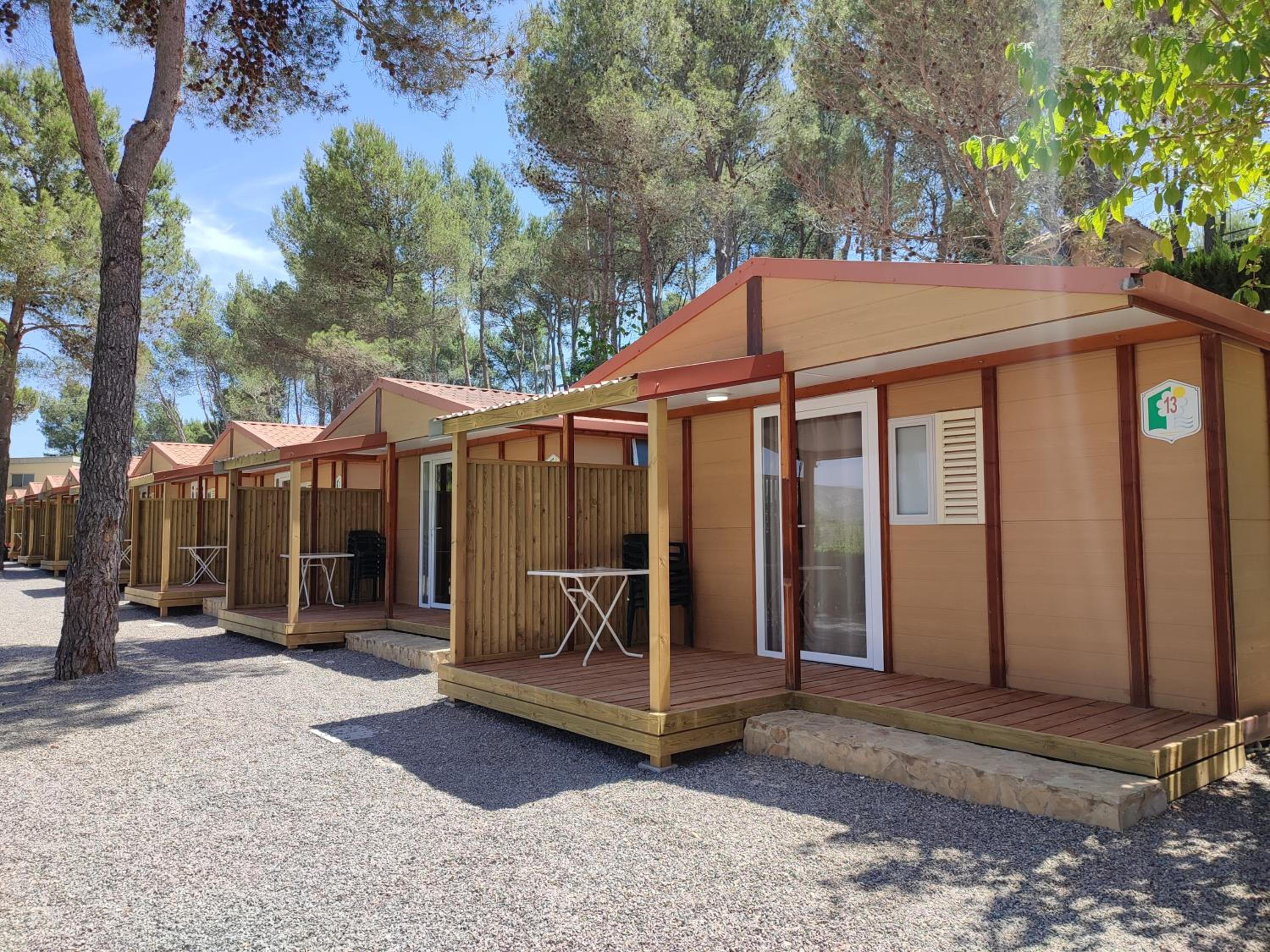 Bungalow (3-5 Adults) - Photo 7