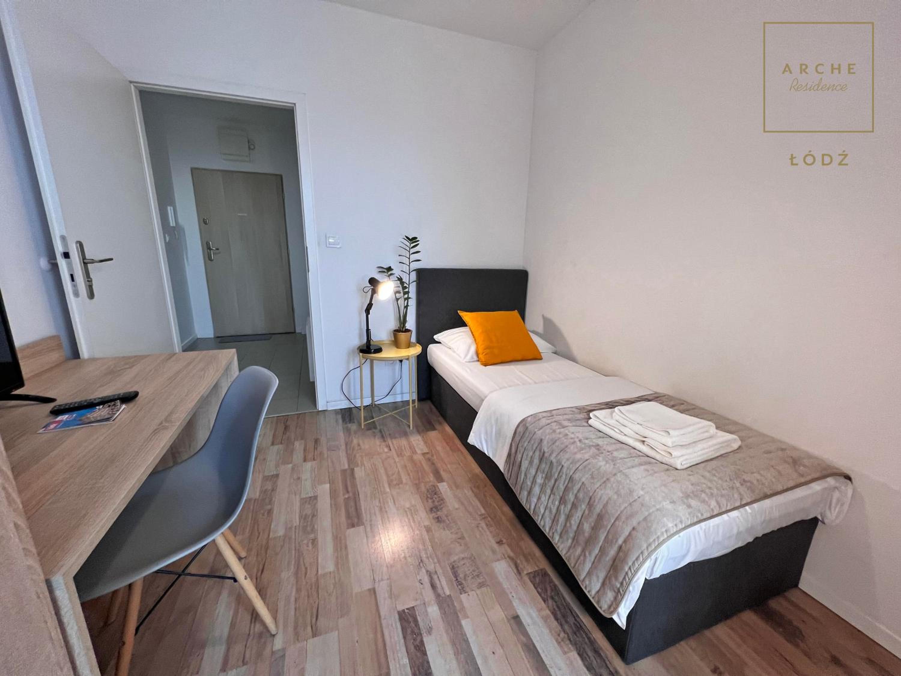 Two-Bedroom Apartment - Photo 2
