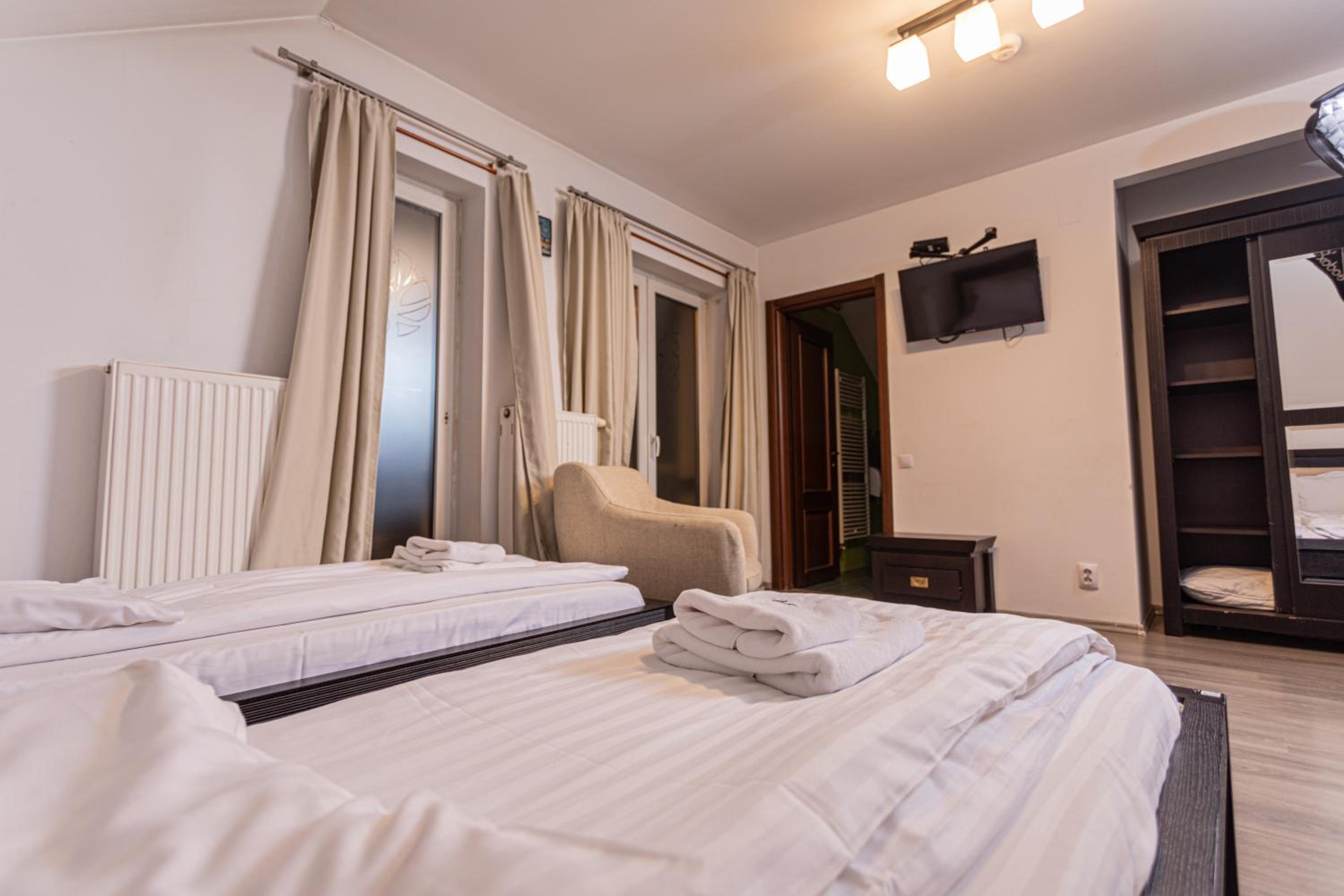 Classic Triple Room photo 1