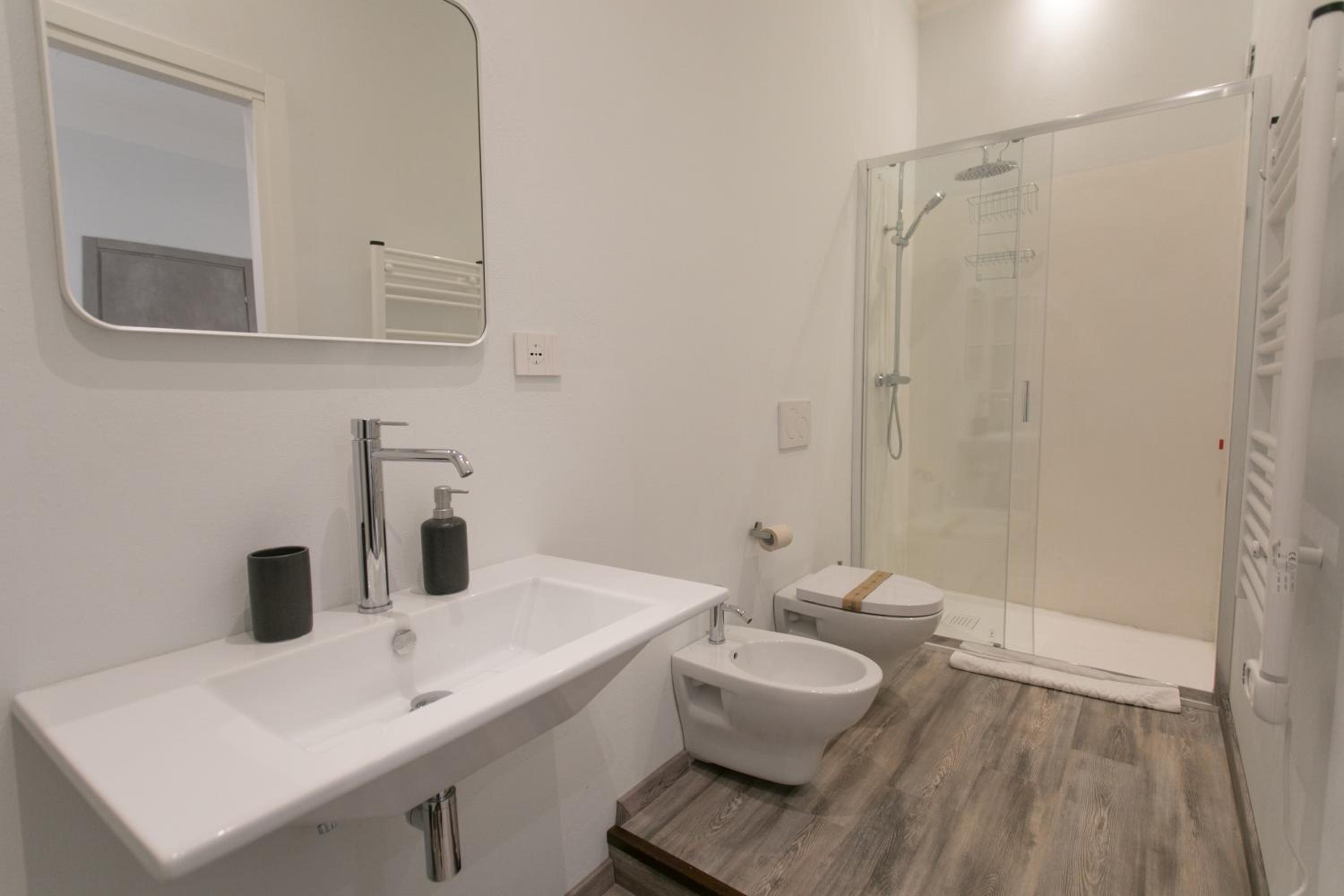 Deluxe Room - Photo 6