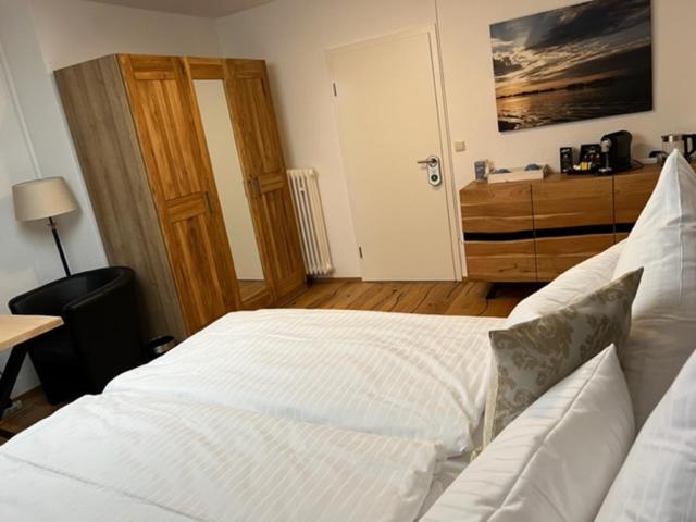 Budget Double Room with sloping roof photo 2