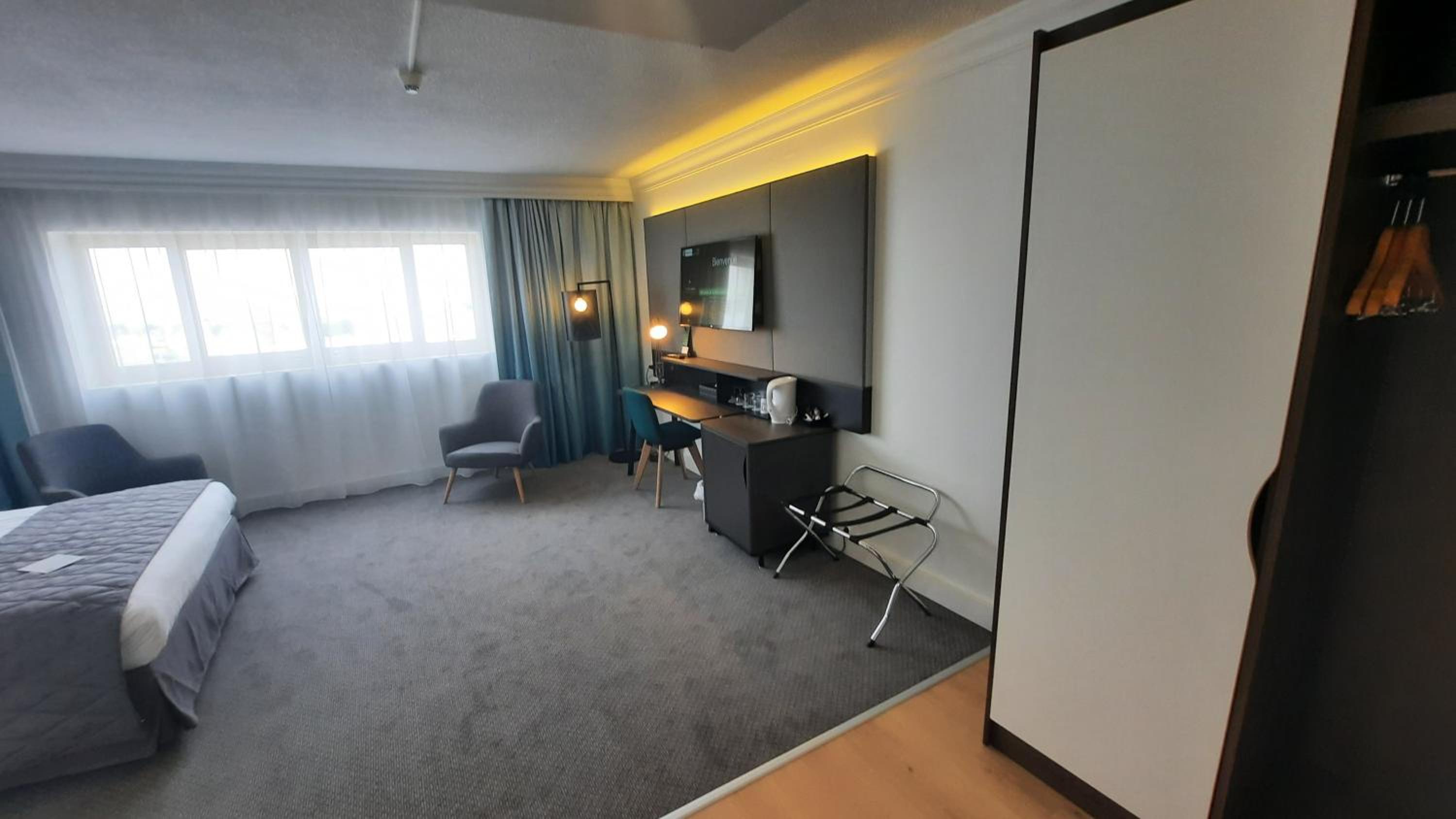 Premium Queen Room with Sea View photo 2
