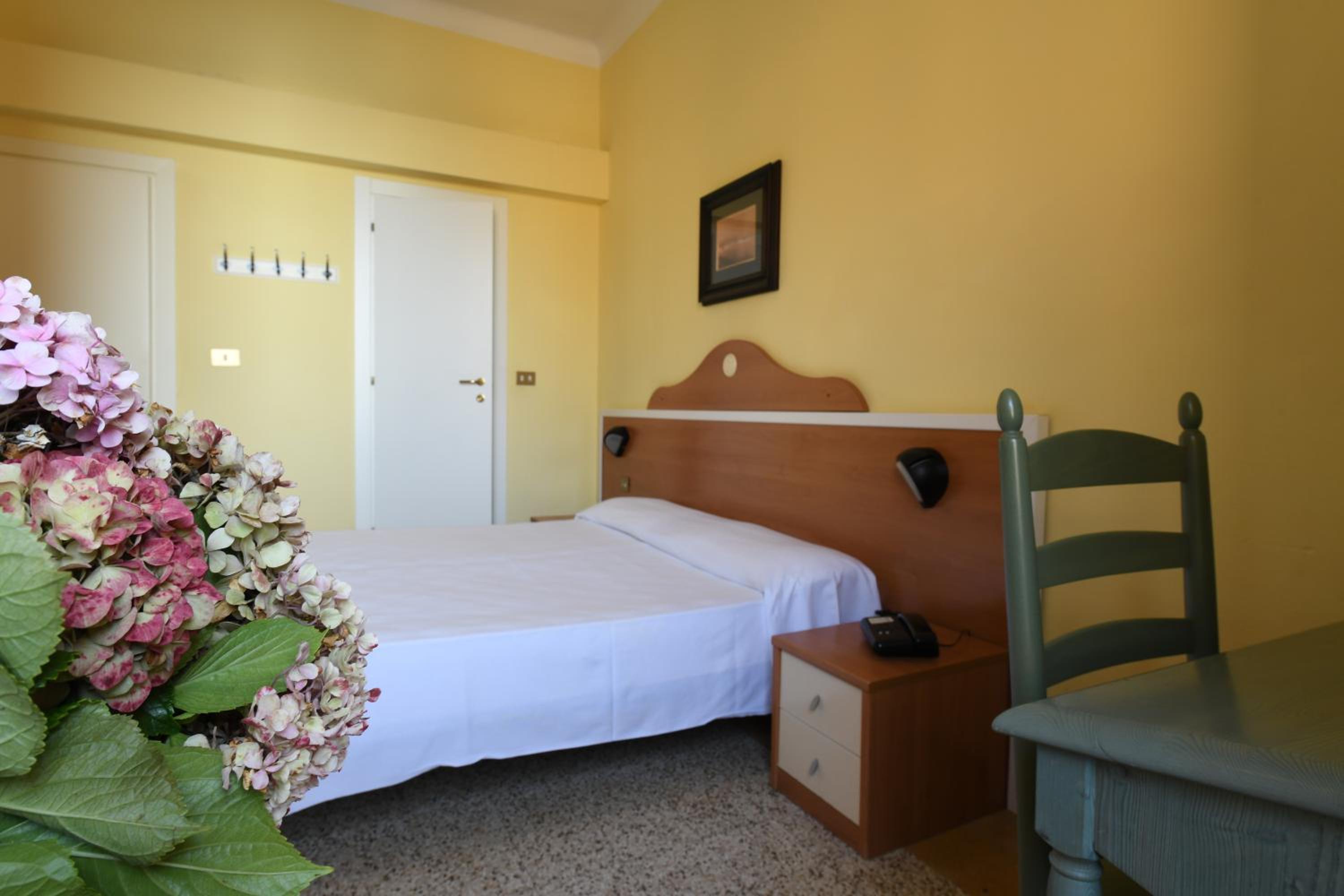 Triple Room - Photo 8