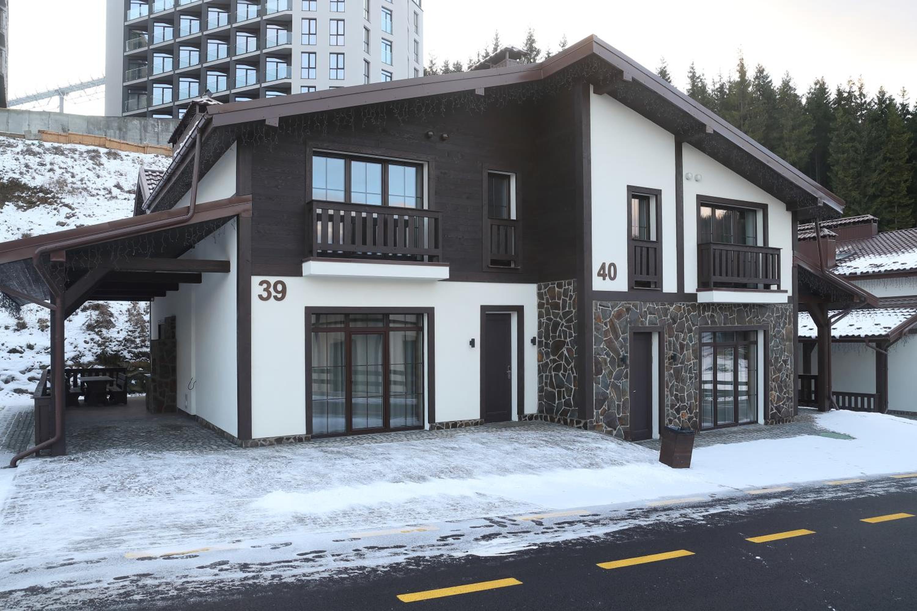 Three-Bedroom Chalet photo 2