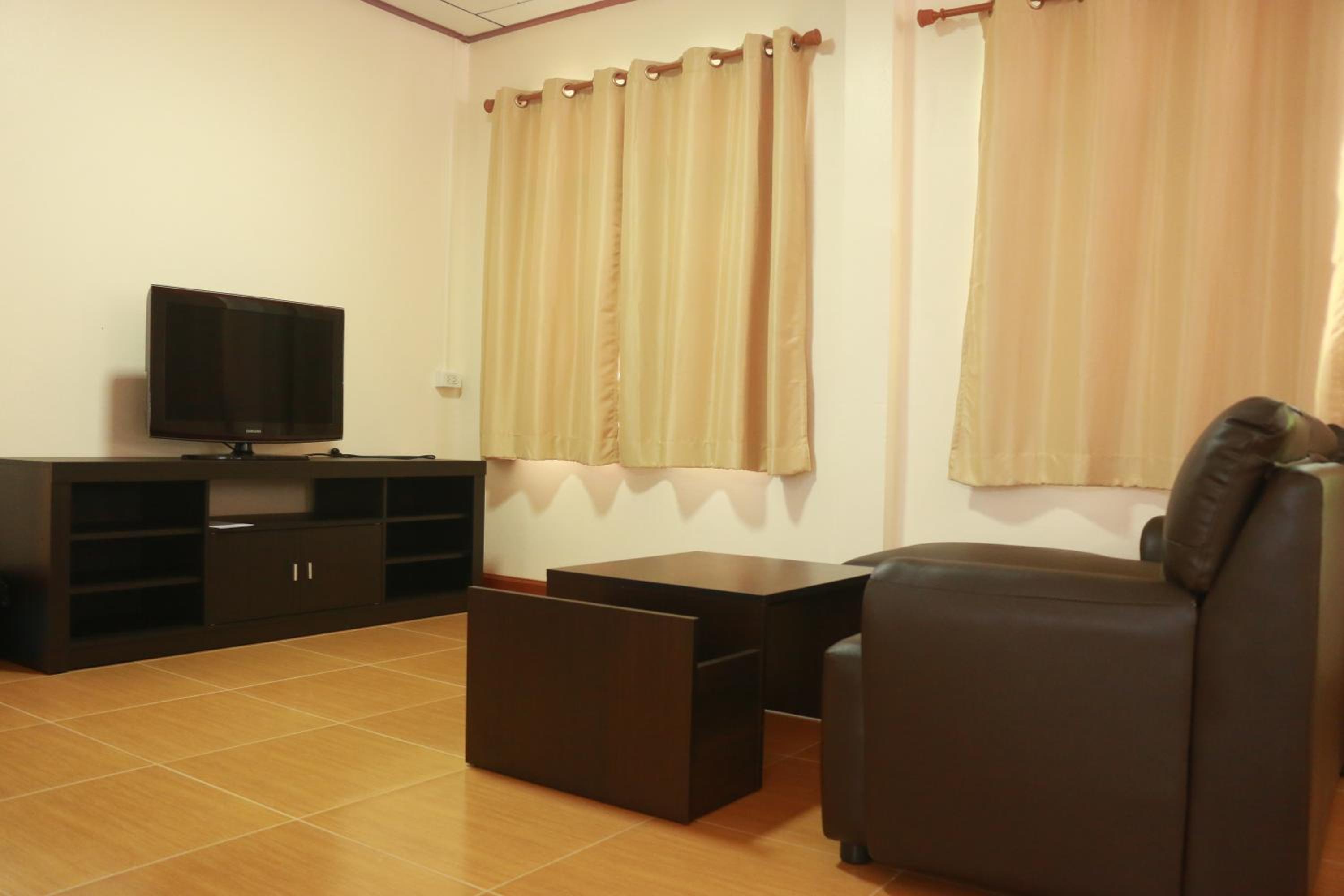 Two-Bedroom Apartment - Photo 6
