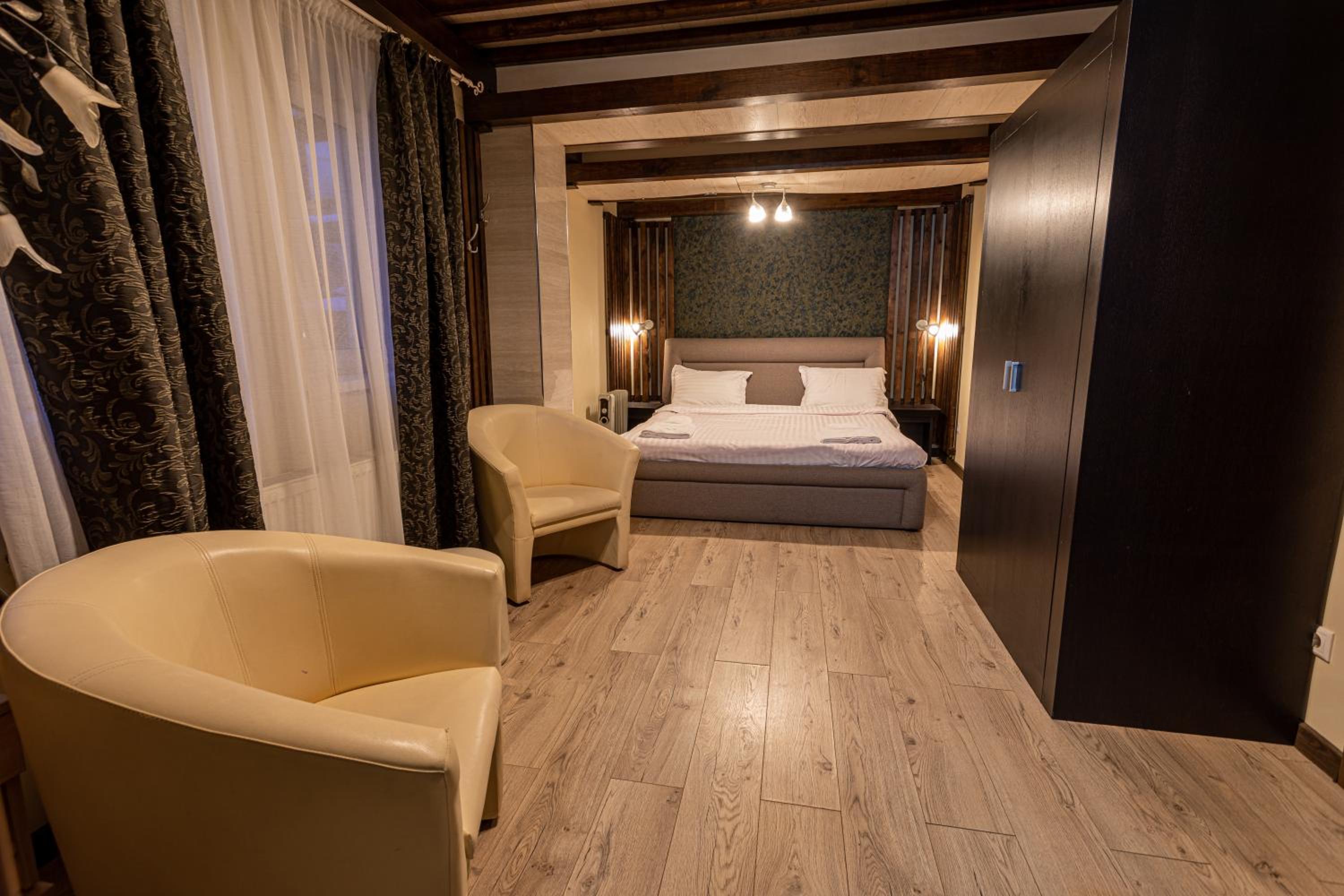 Deluxe Double or Twin Room photo 1