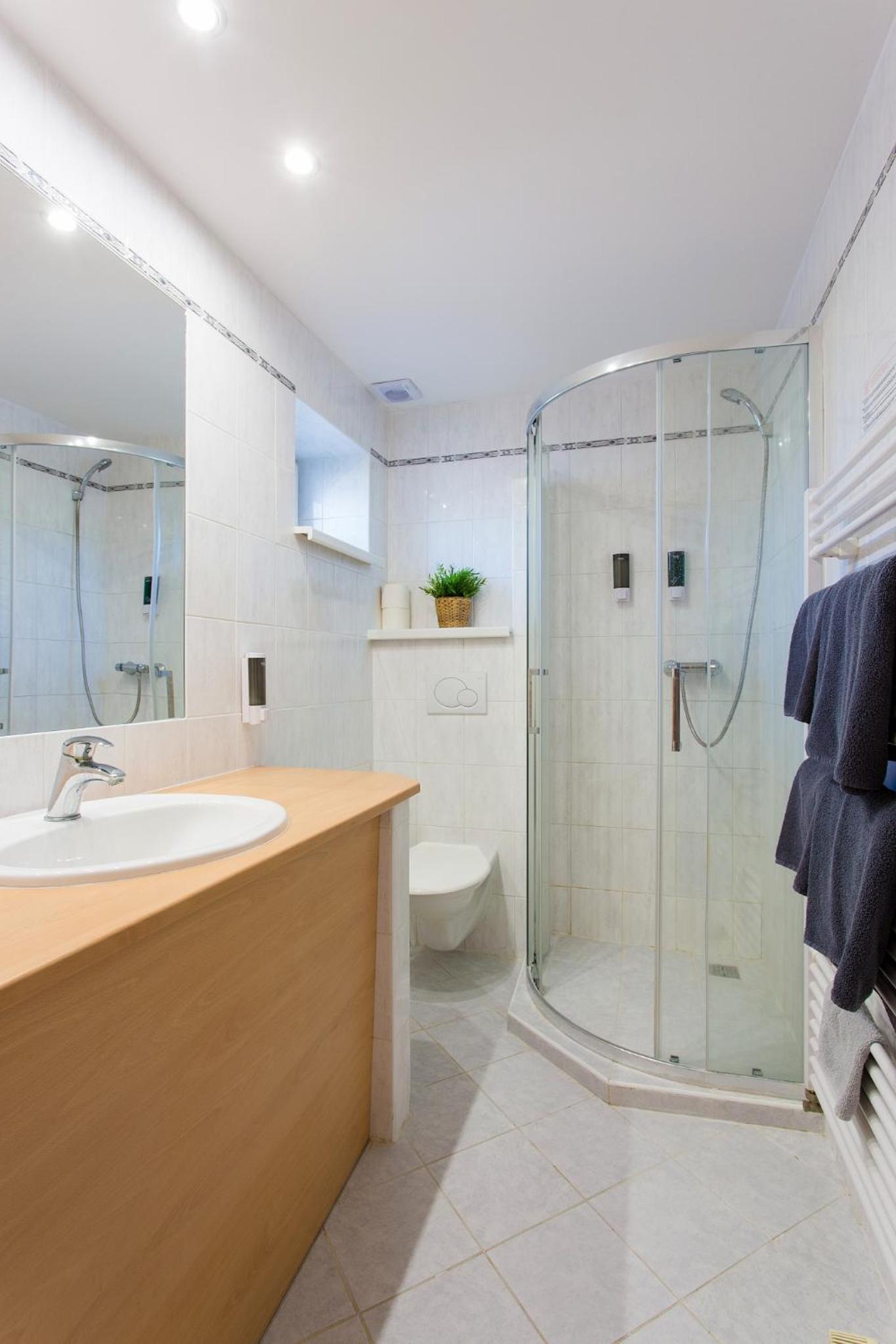 Double or Twin Room - Photo 5