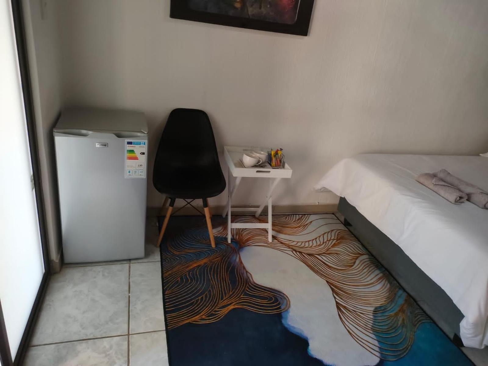 Budget Double Room photo 3